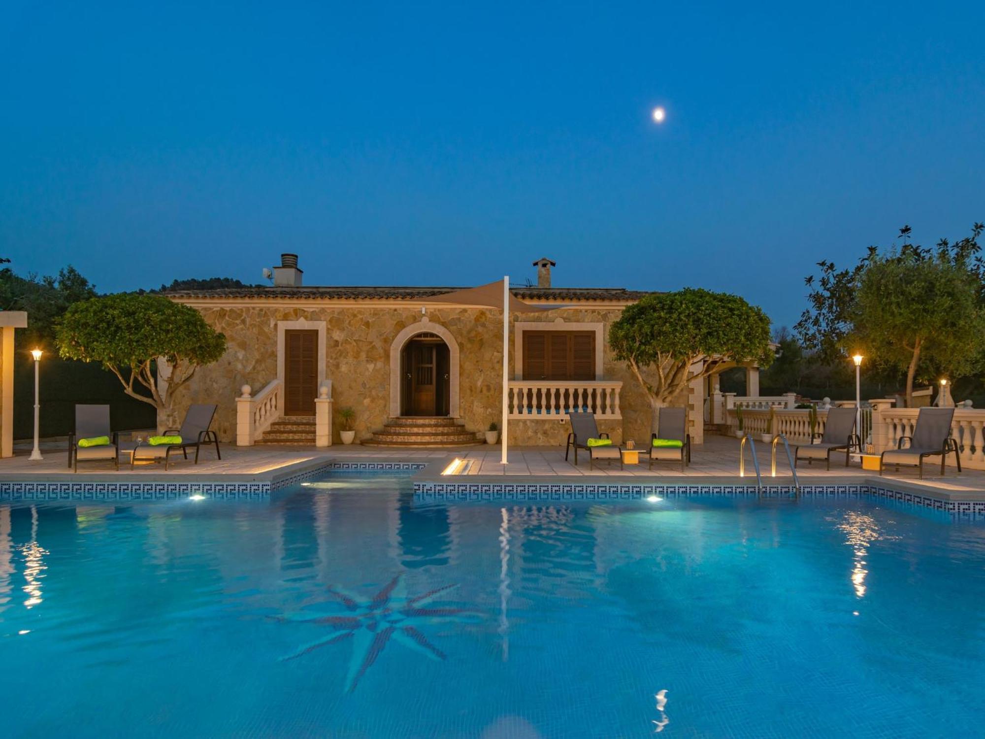 Arhu - With Private Pool In *