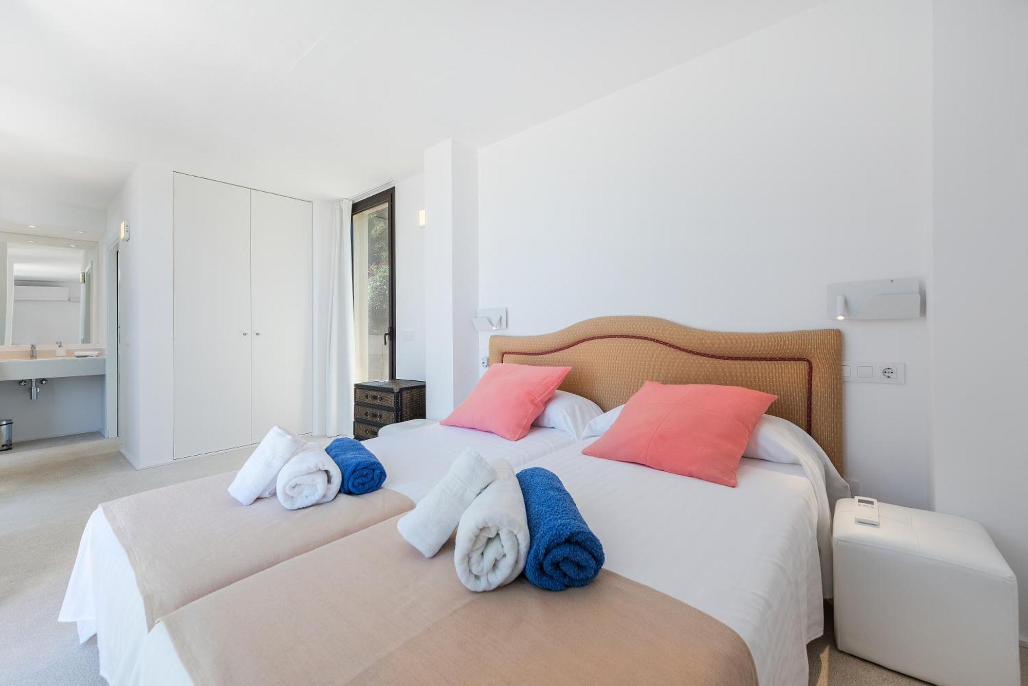 Seablue Alcudia - By Emerald Villa