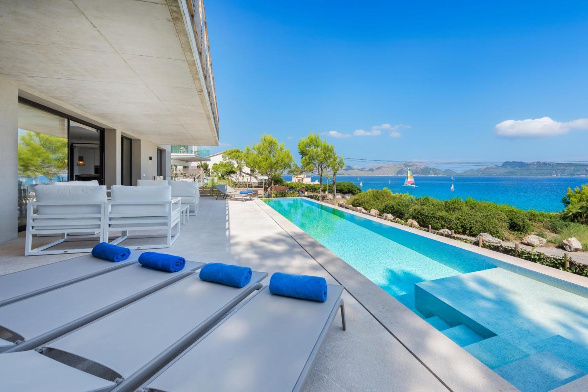 Seablue Alcudia - By Emerald Villa *