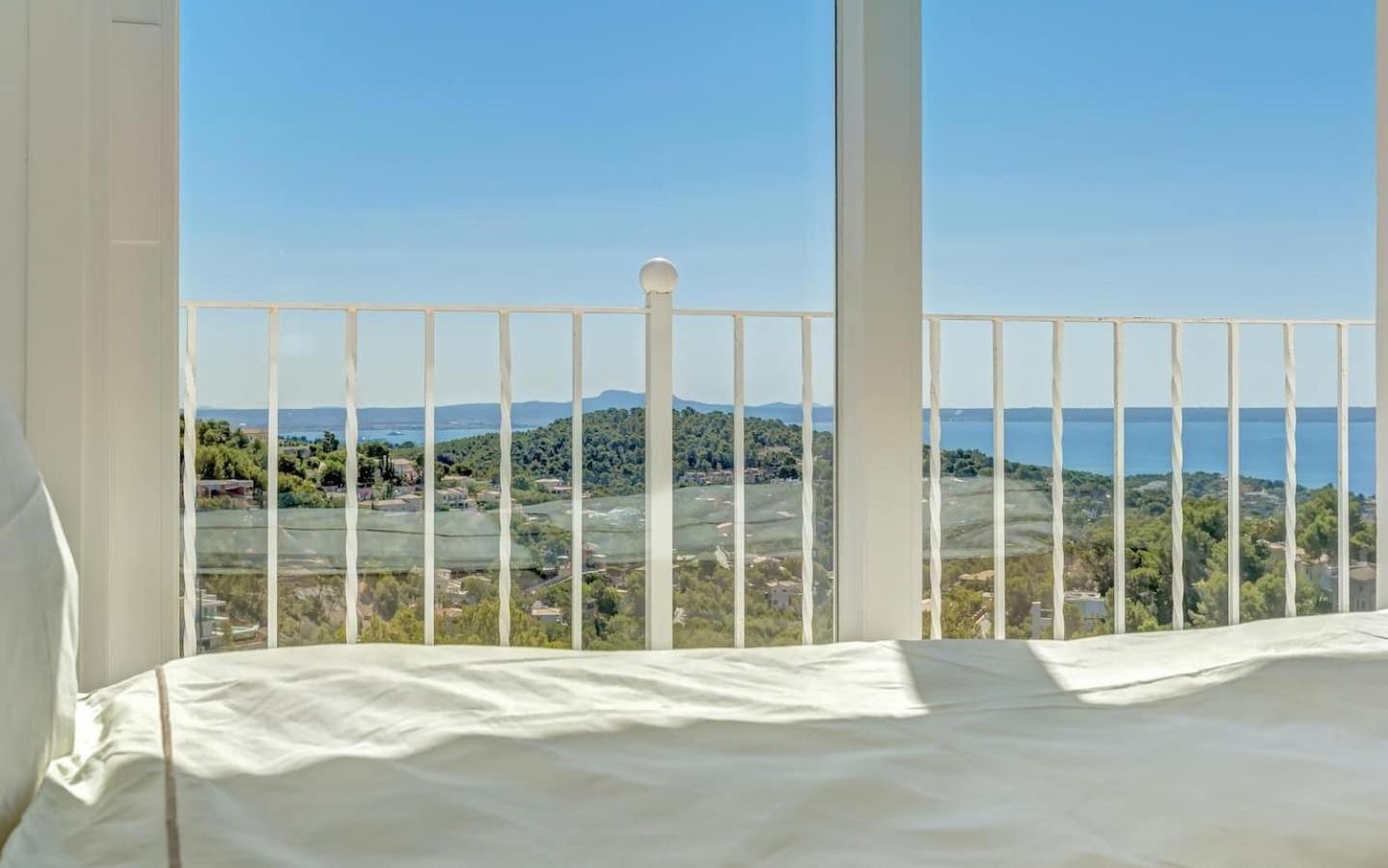 Deluxe With Seaview In Portals Villa *
