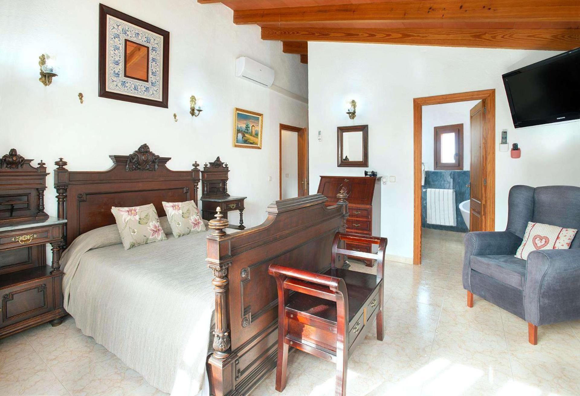 Les Oliveres Vall De Colonya By Vintage Travel *