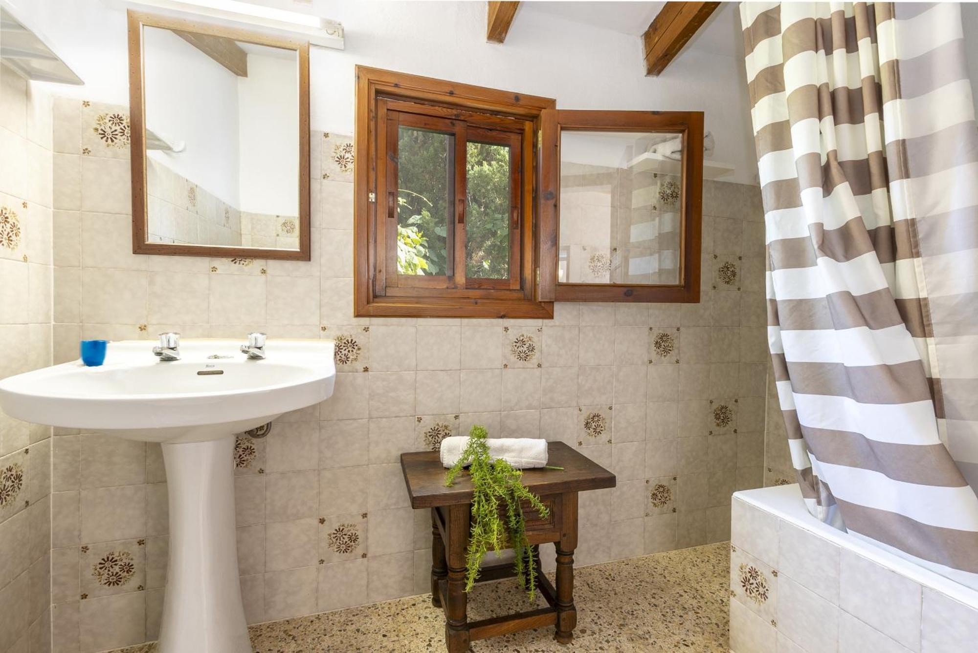 Villa Ferrer By Homevillas360