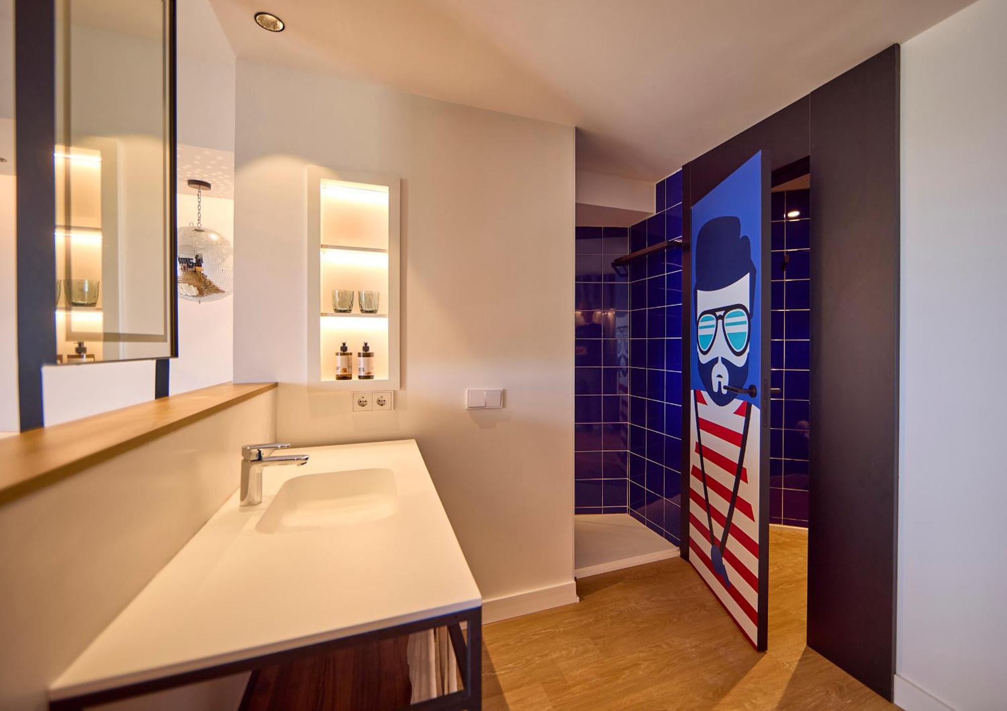Universal Neptuno (adults Only) 4*