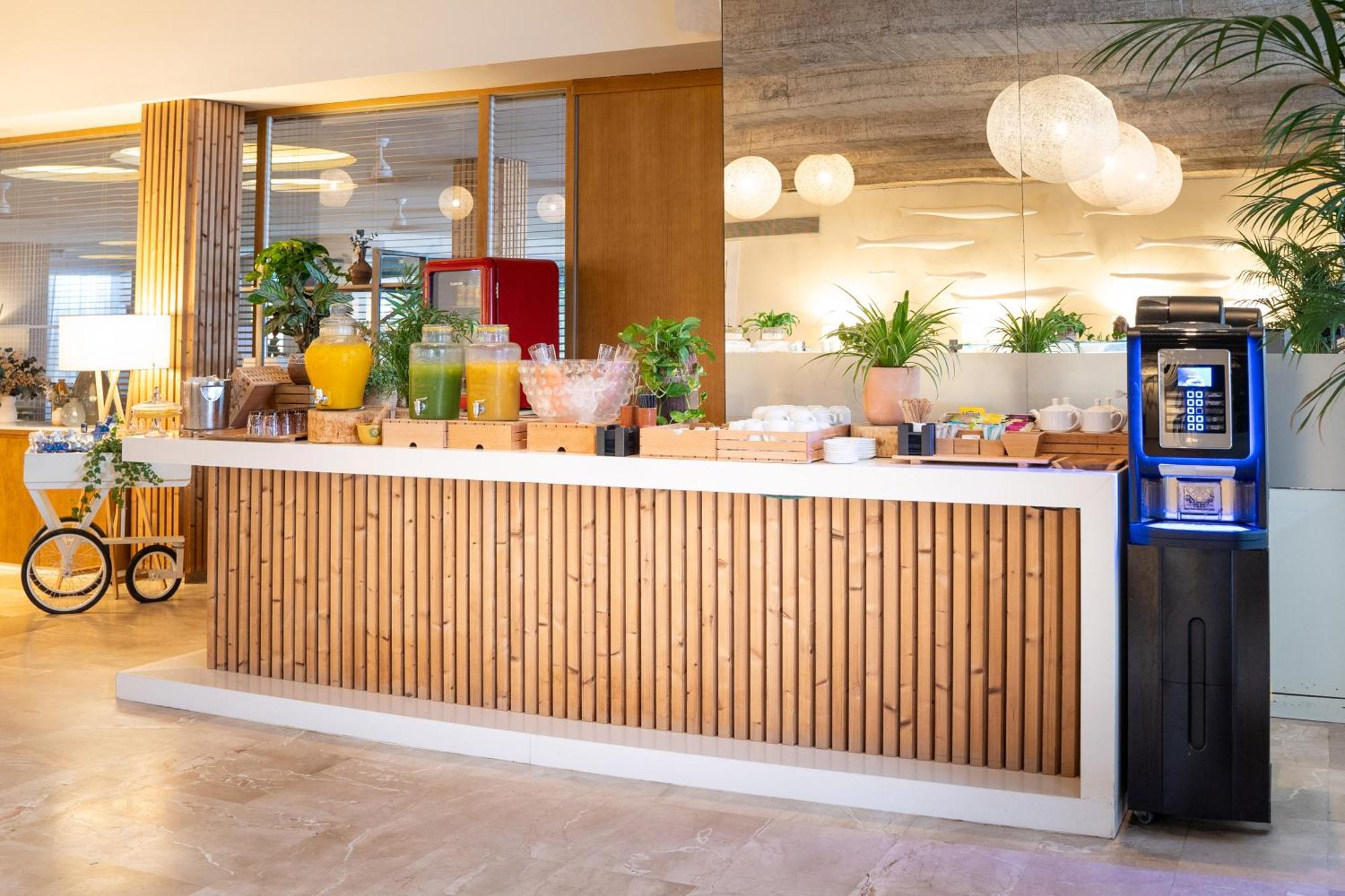 Hotel Meliá South 4*