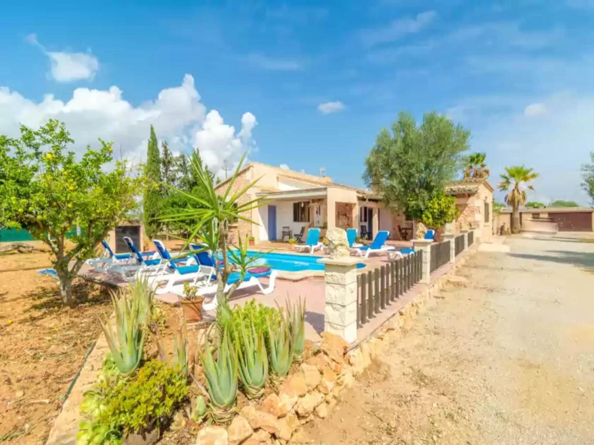 With Private Pool In *