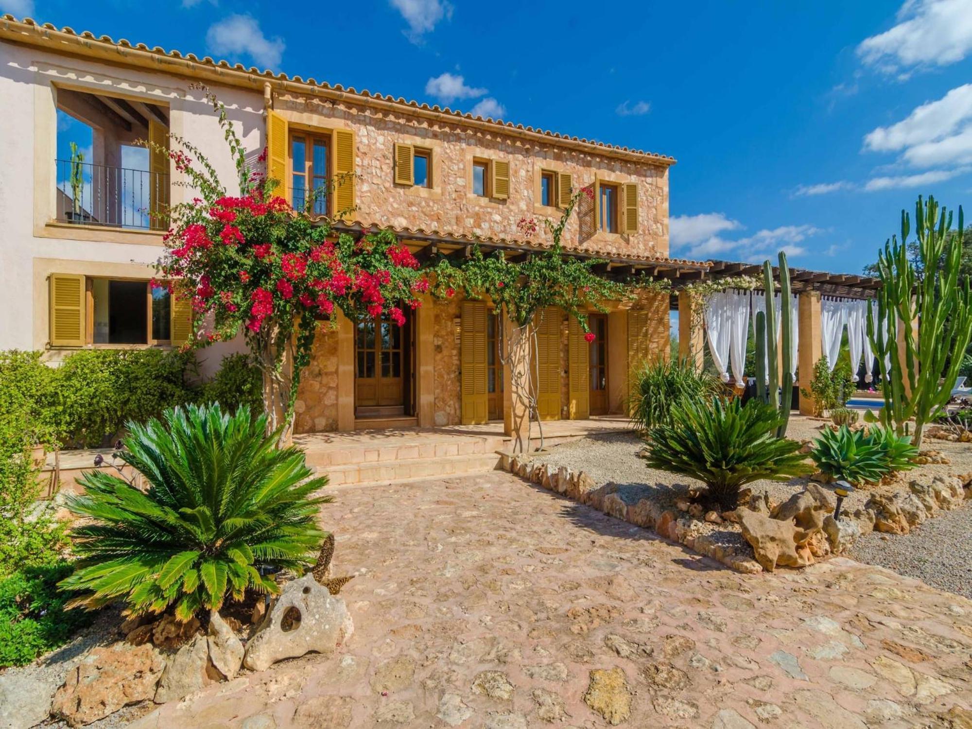 Villa With Private Pool In Campos