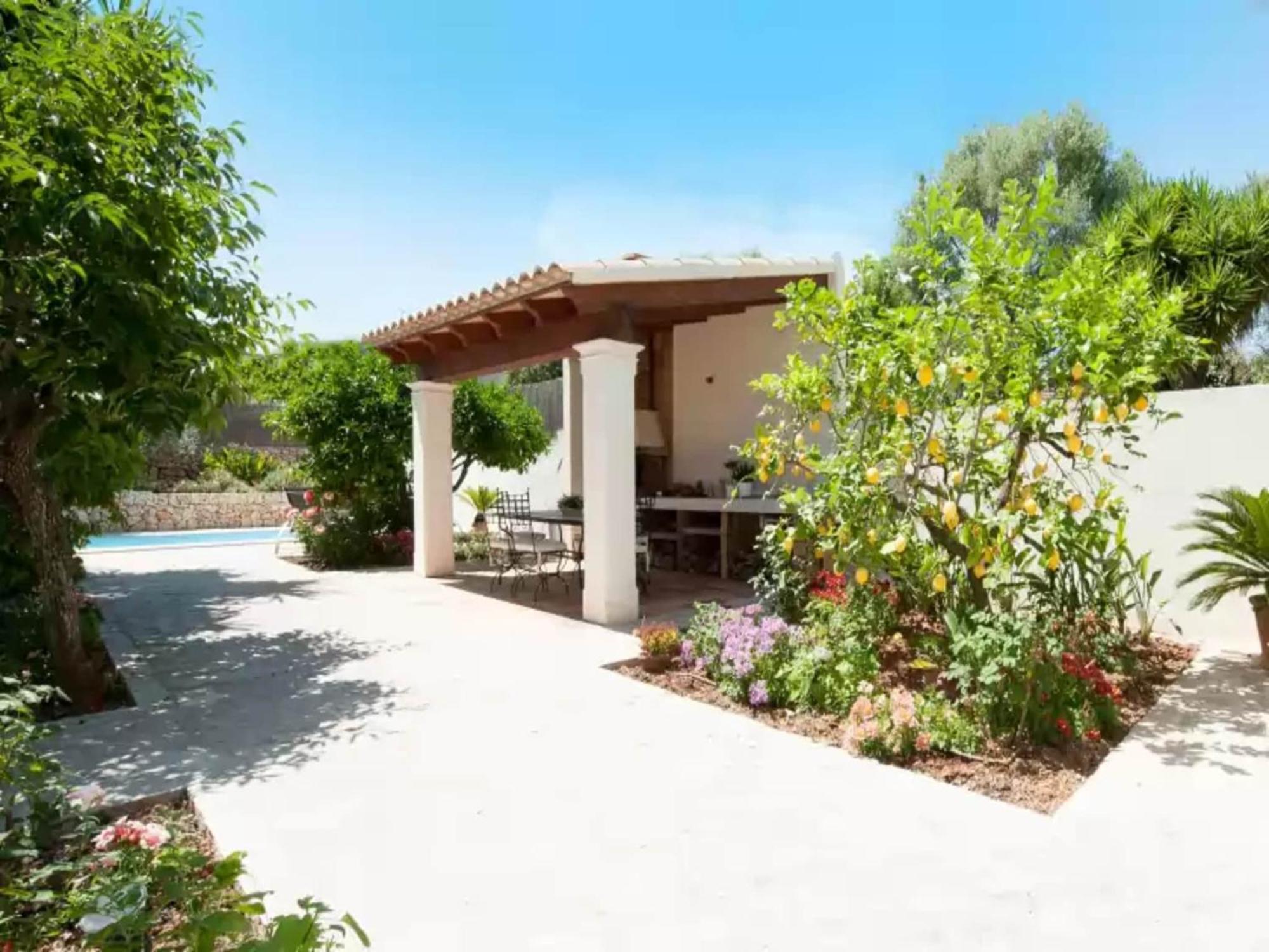 With Private Pool In * Ariany