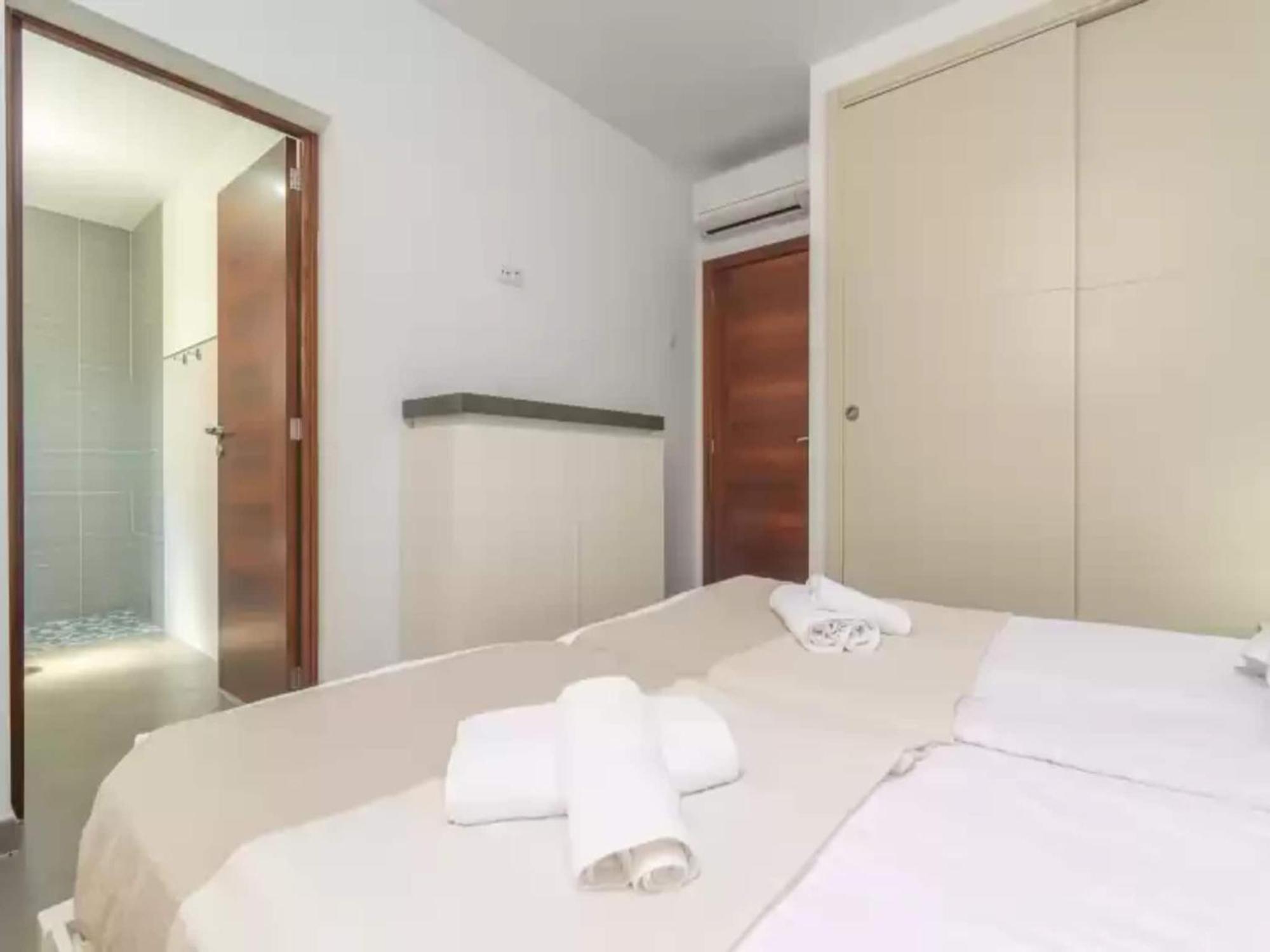 Blanca With Private Pool Villa *