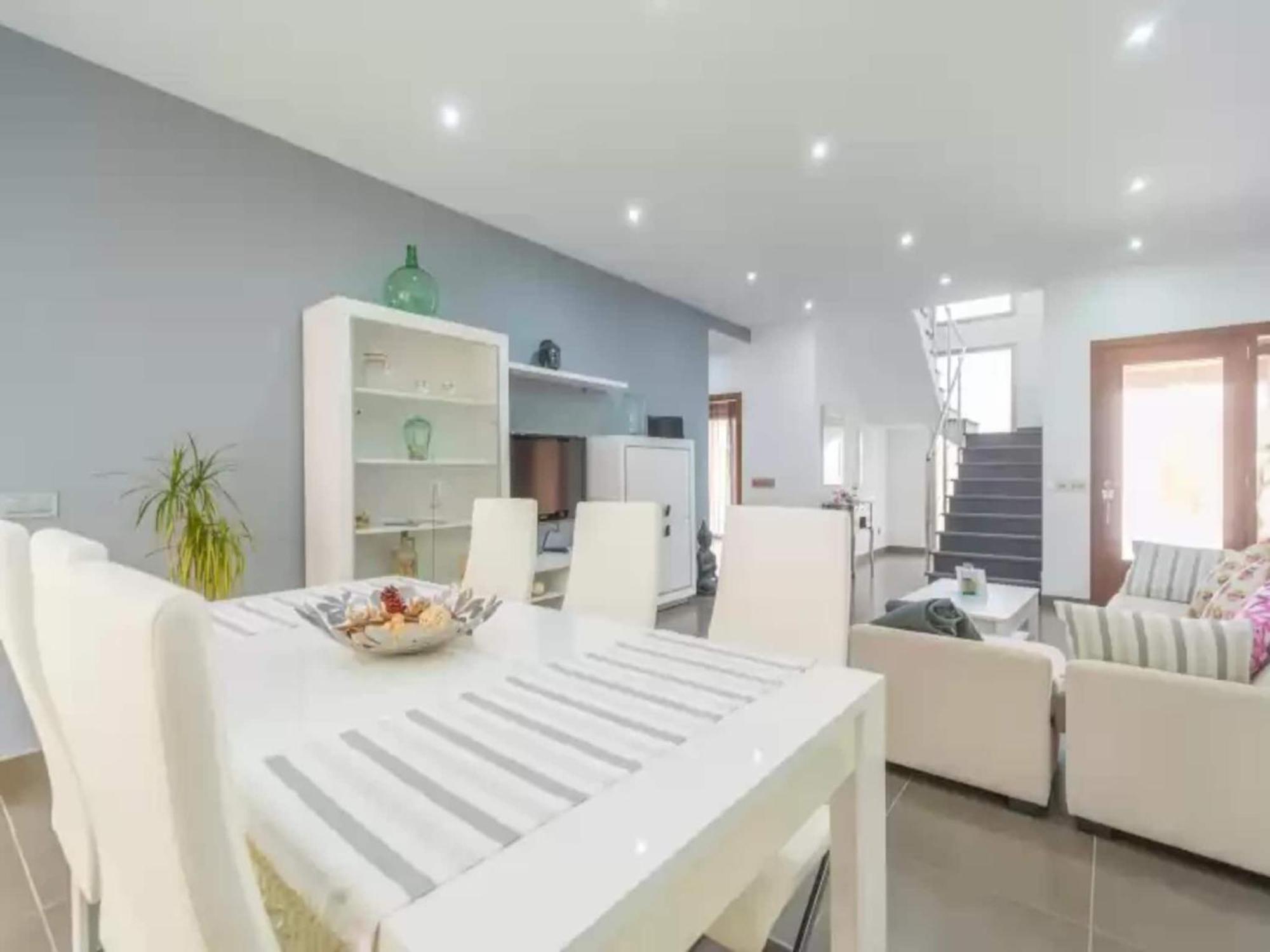 Chalet Lovely With Terrace María de la Salud
