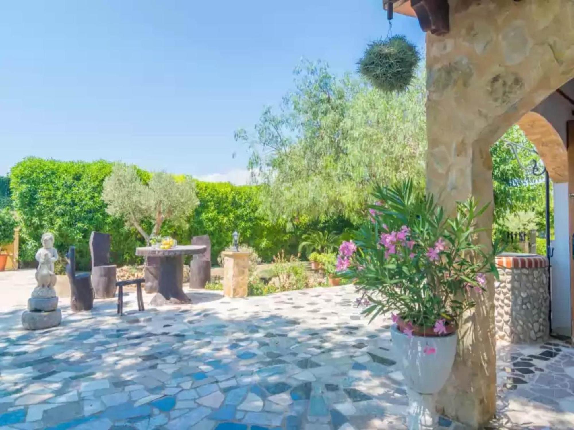 Villa With Private Pool *