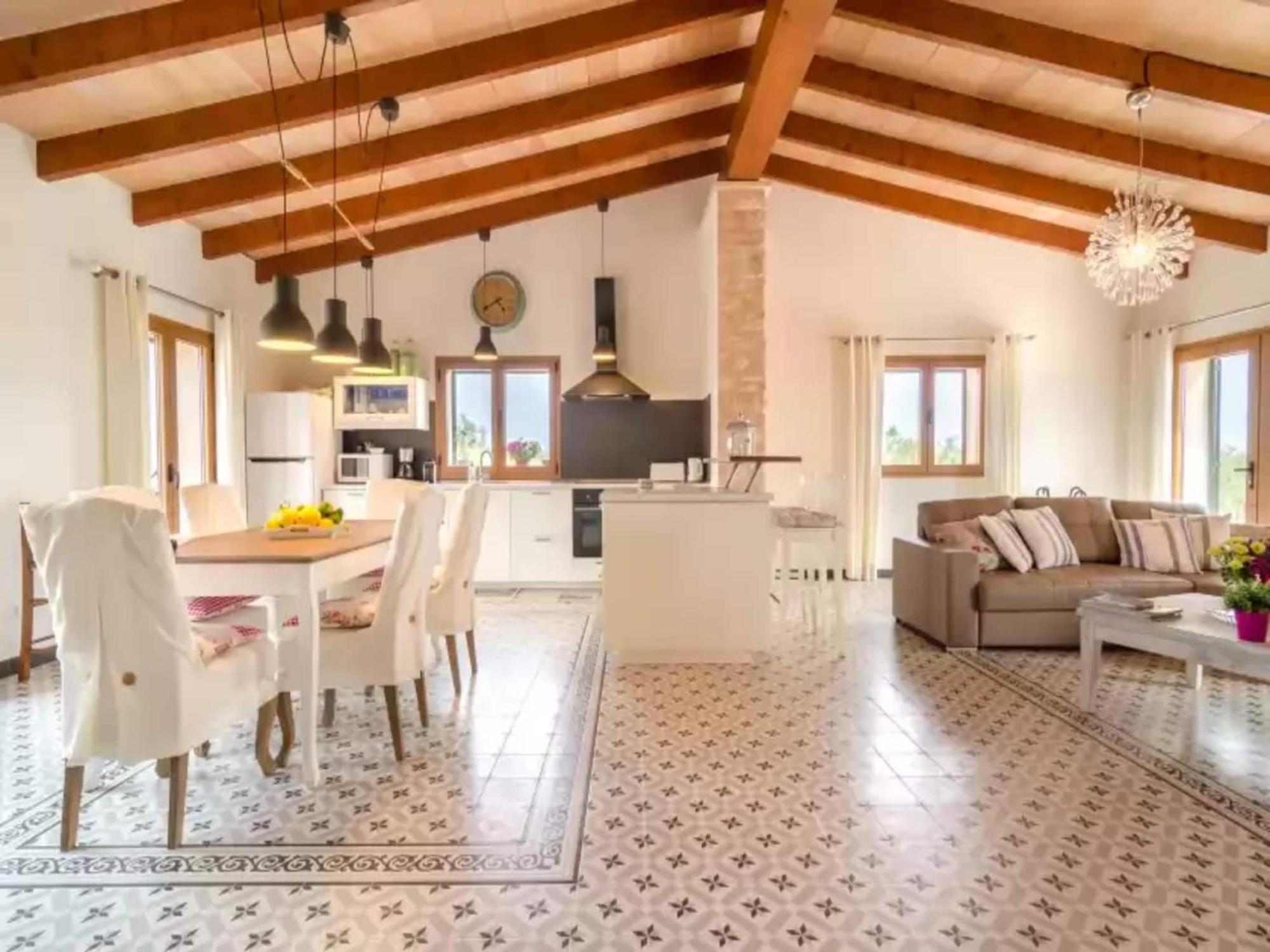 Villa Attractive With Pool