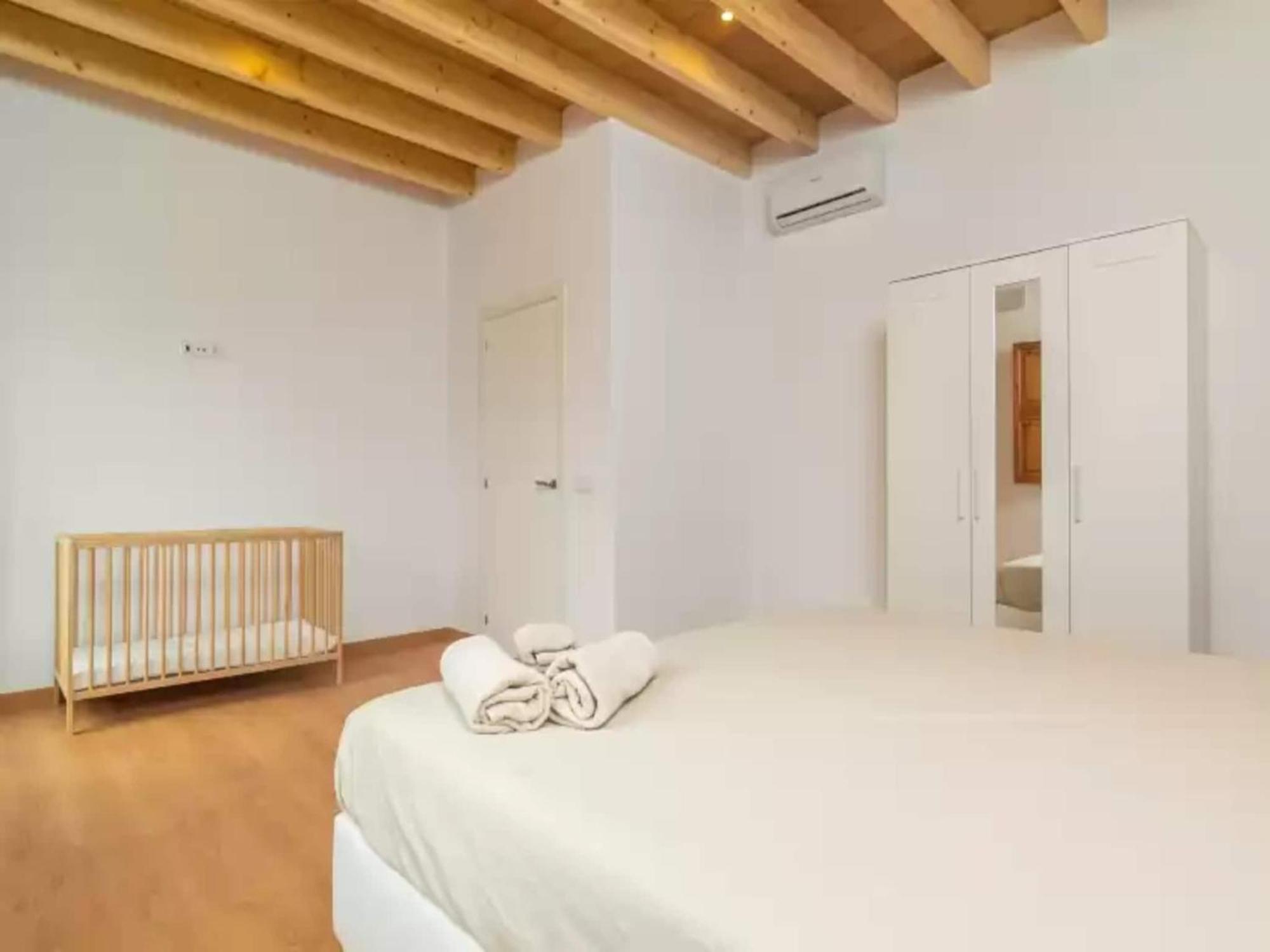 Serral With Private Pool In Villa *