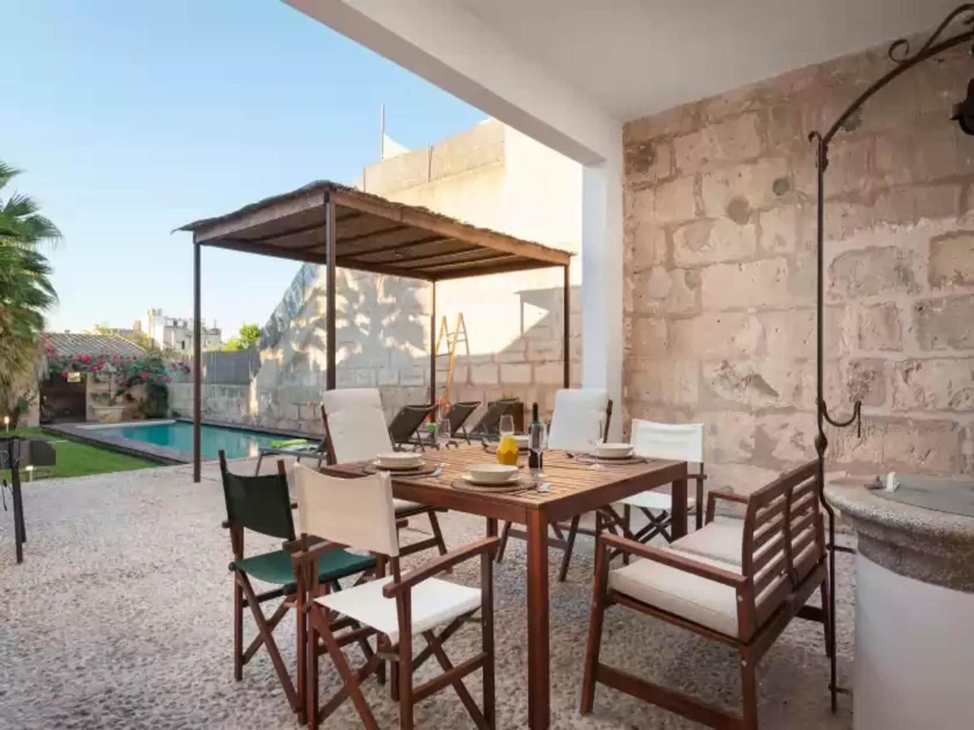 Serral With Private Pool In Villa *