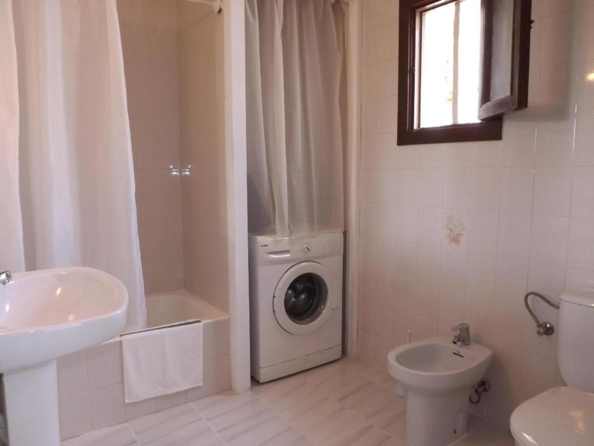 Zentral Gelegen In Einer Wohnanlage Mit Gemeinschaftspool, Nur Wenige Meter Vom Entfernt Apartamento