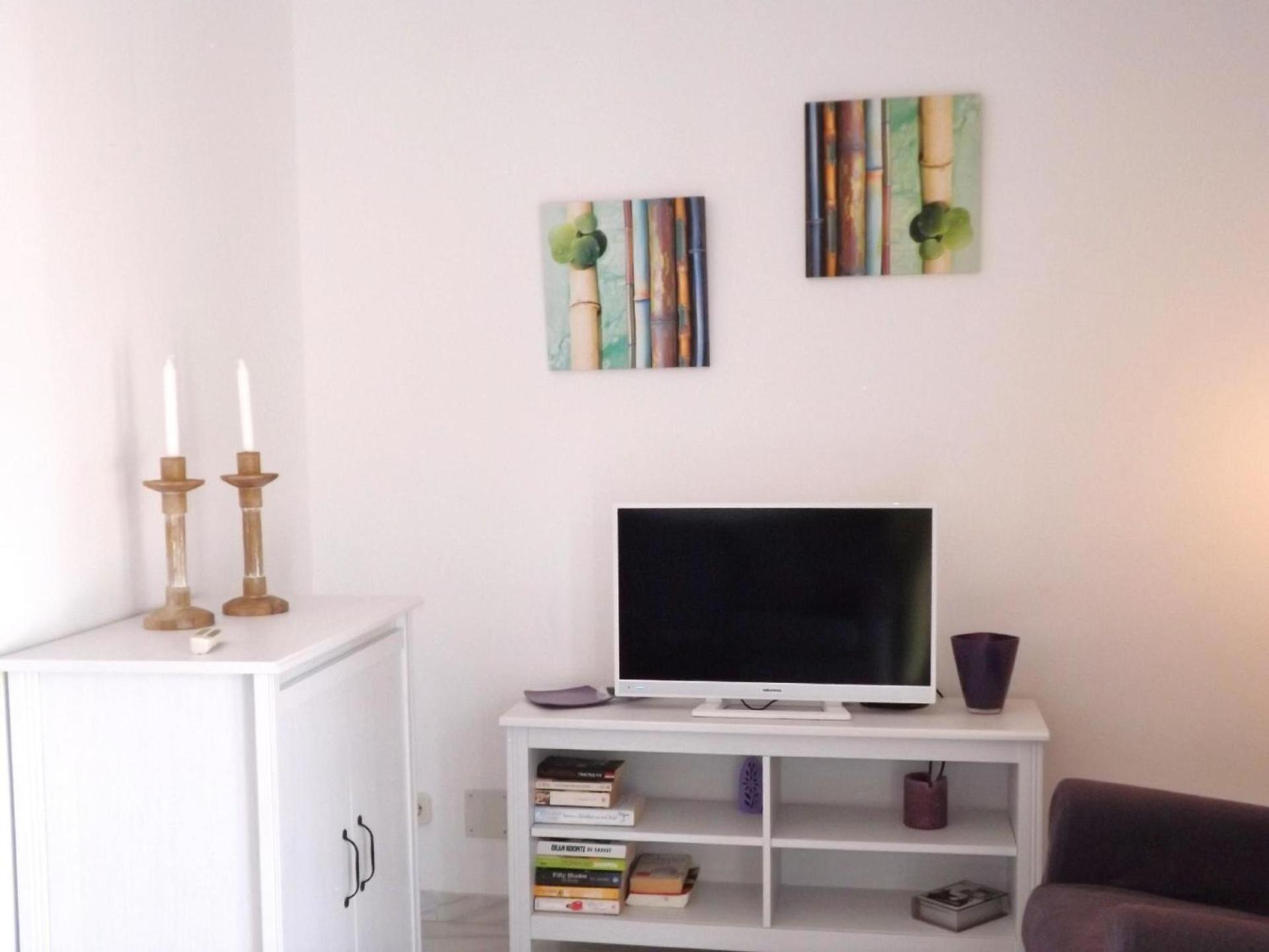 Apartamento Zentral Gelegen In Einer Wohnanlage Mit Gemeinschaftspool, Nur Wenige Meter Vom Entfernt
