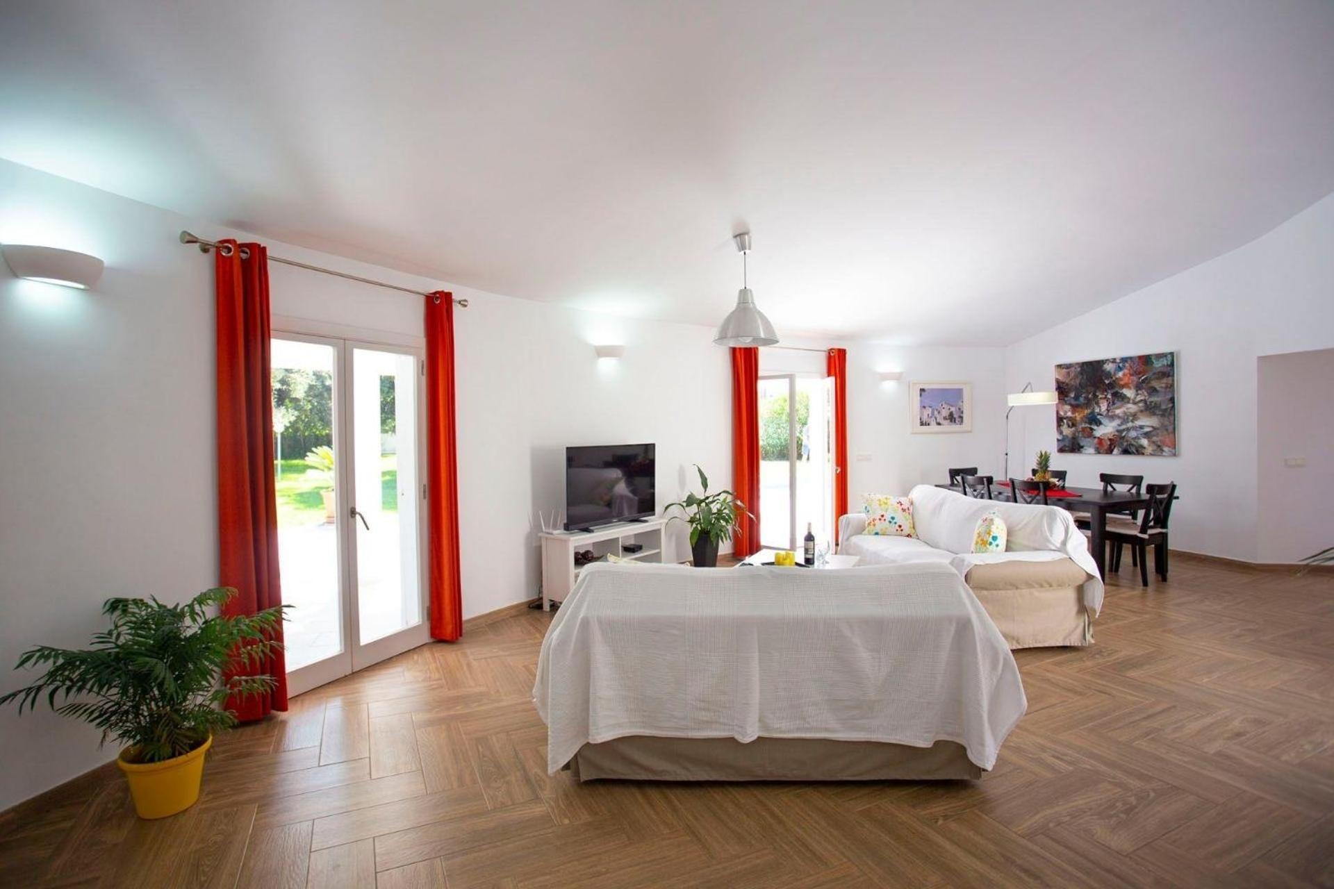 Doppelhaushaelfte Mit Pool, Garten Und Klimaanlage Crestatx
