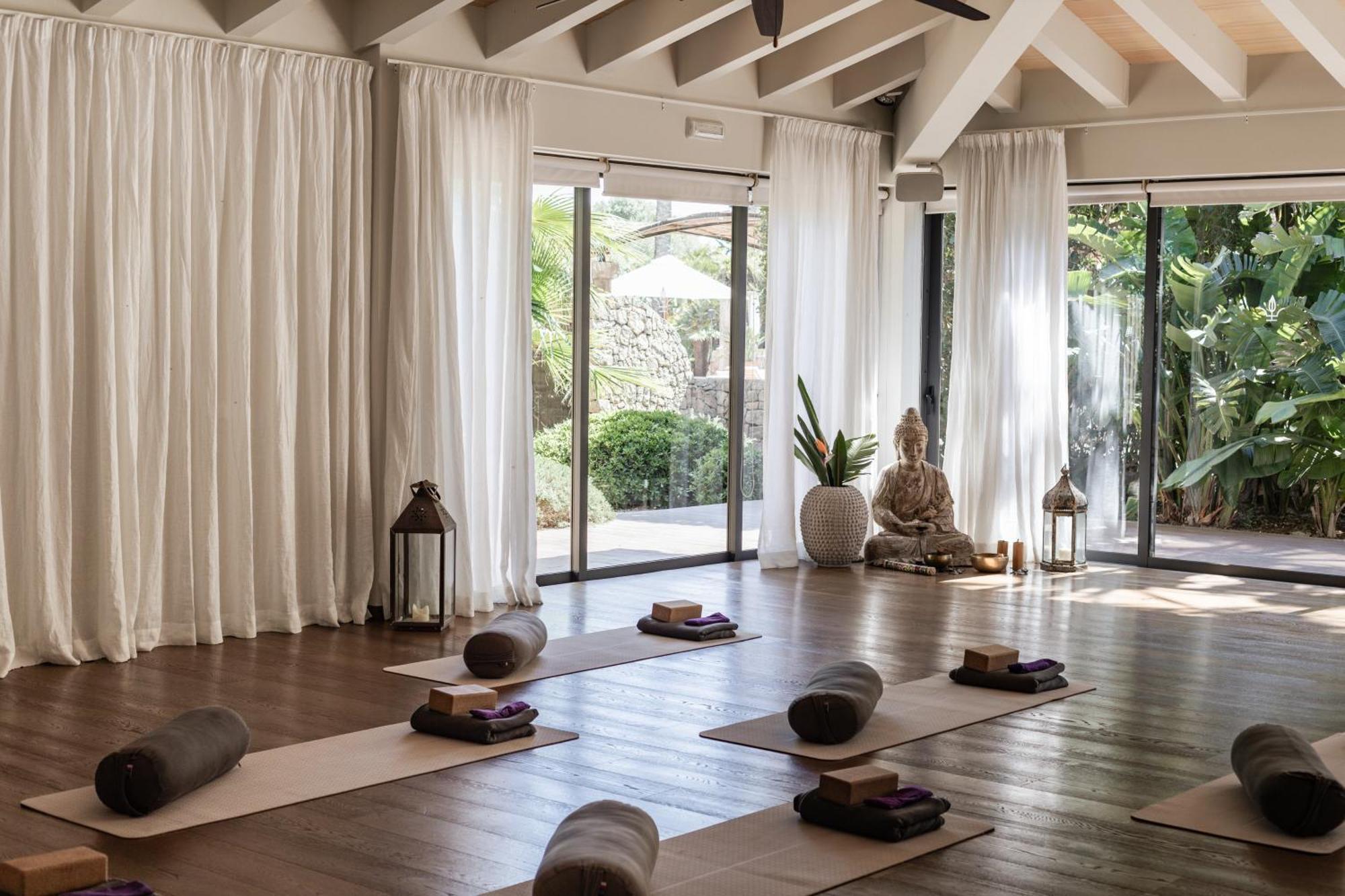 Cal Reiet Holistic Retreat Hotel