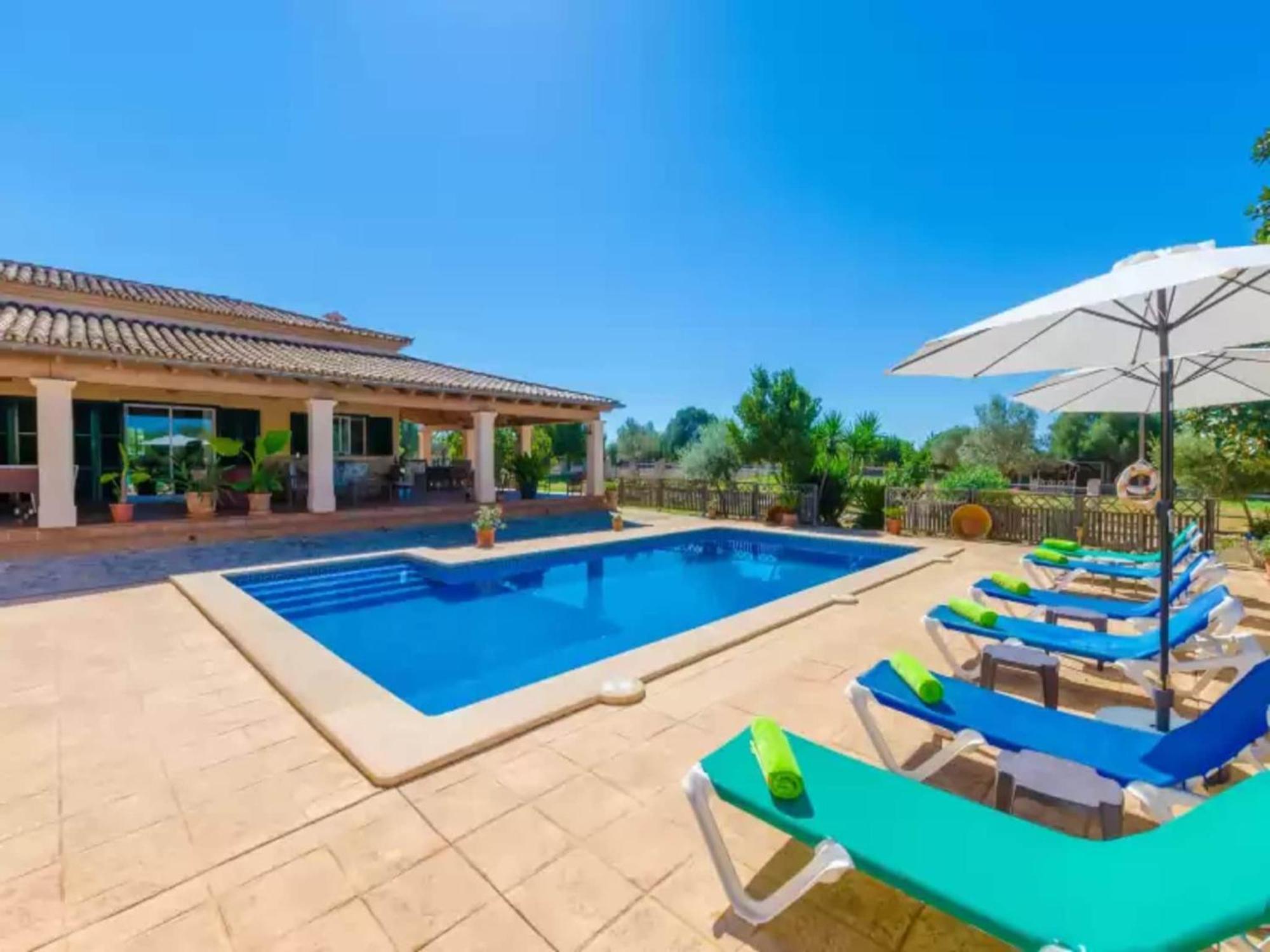 Villa With Private Pool In