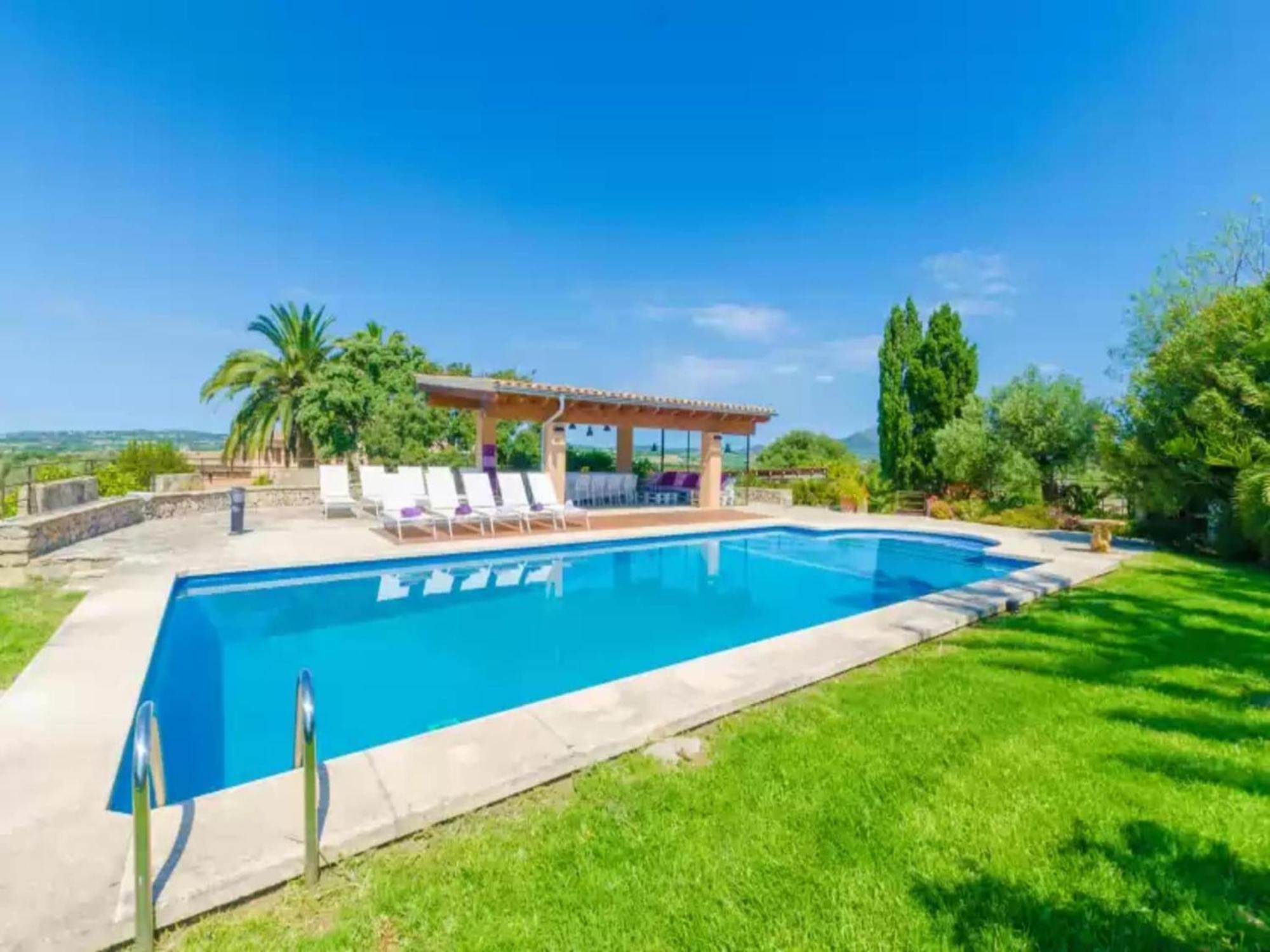 Attractive With Private Pool *