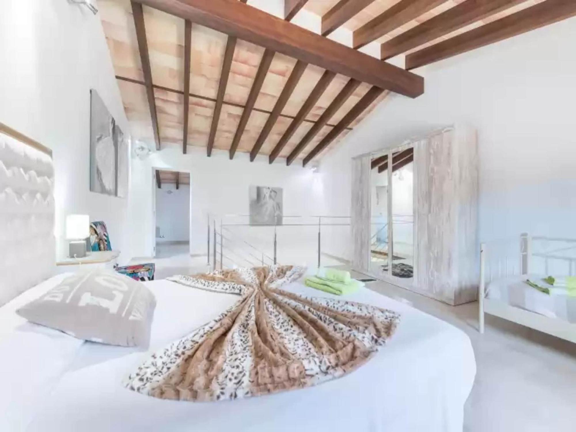 Villa With Private Pool In Jornets