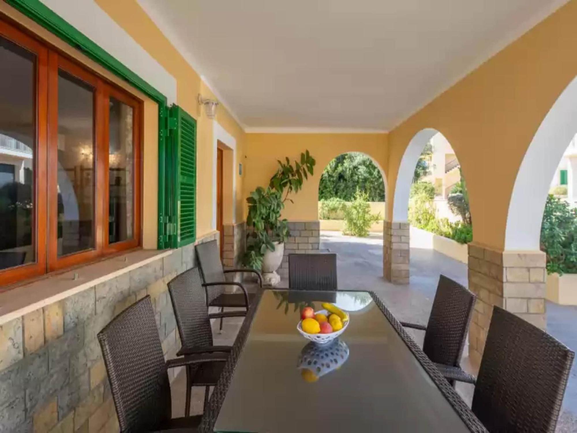 Enchanting With Pool Near Villa *