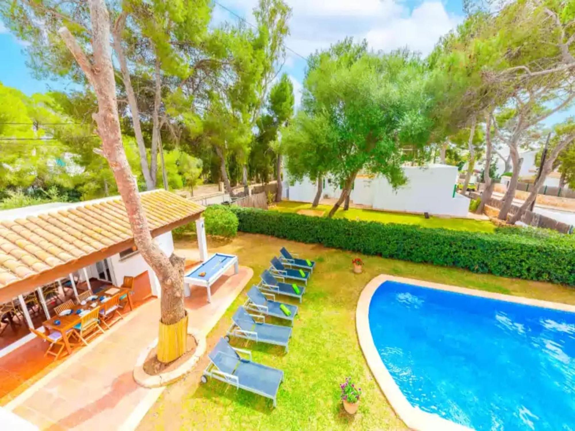 Ferrer Private Pool
