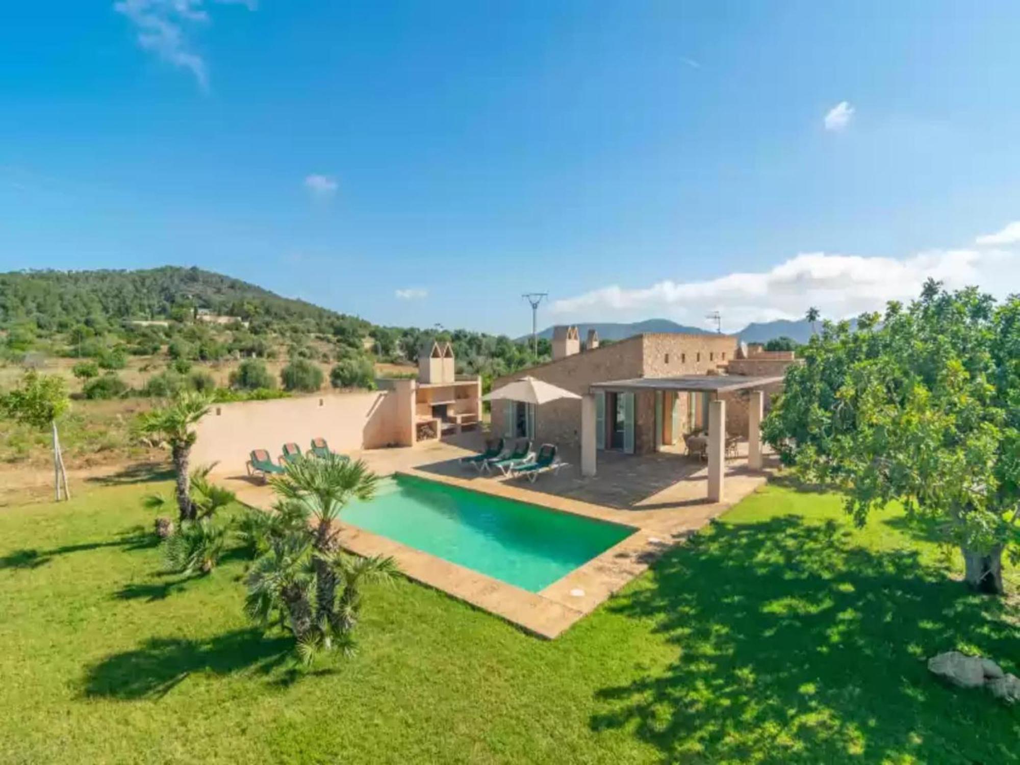 Charming With Private Pool