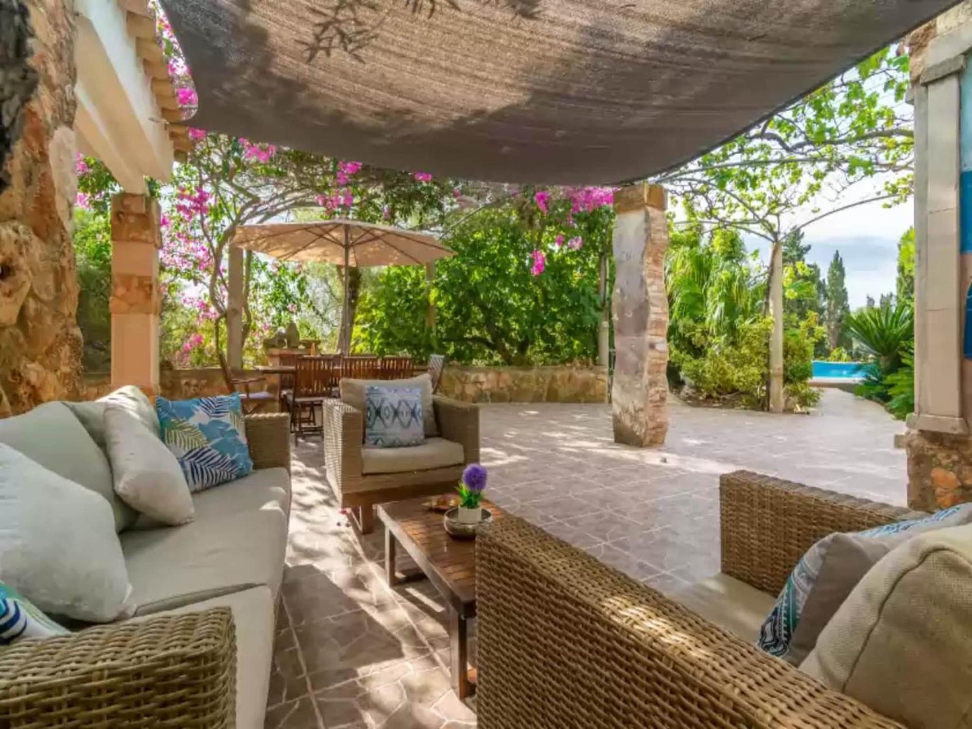 Charming With Swimming Pool Villa *