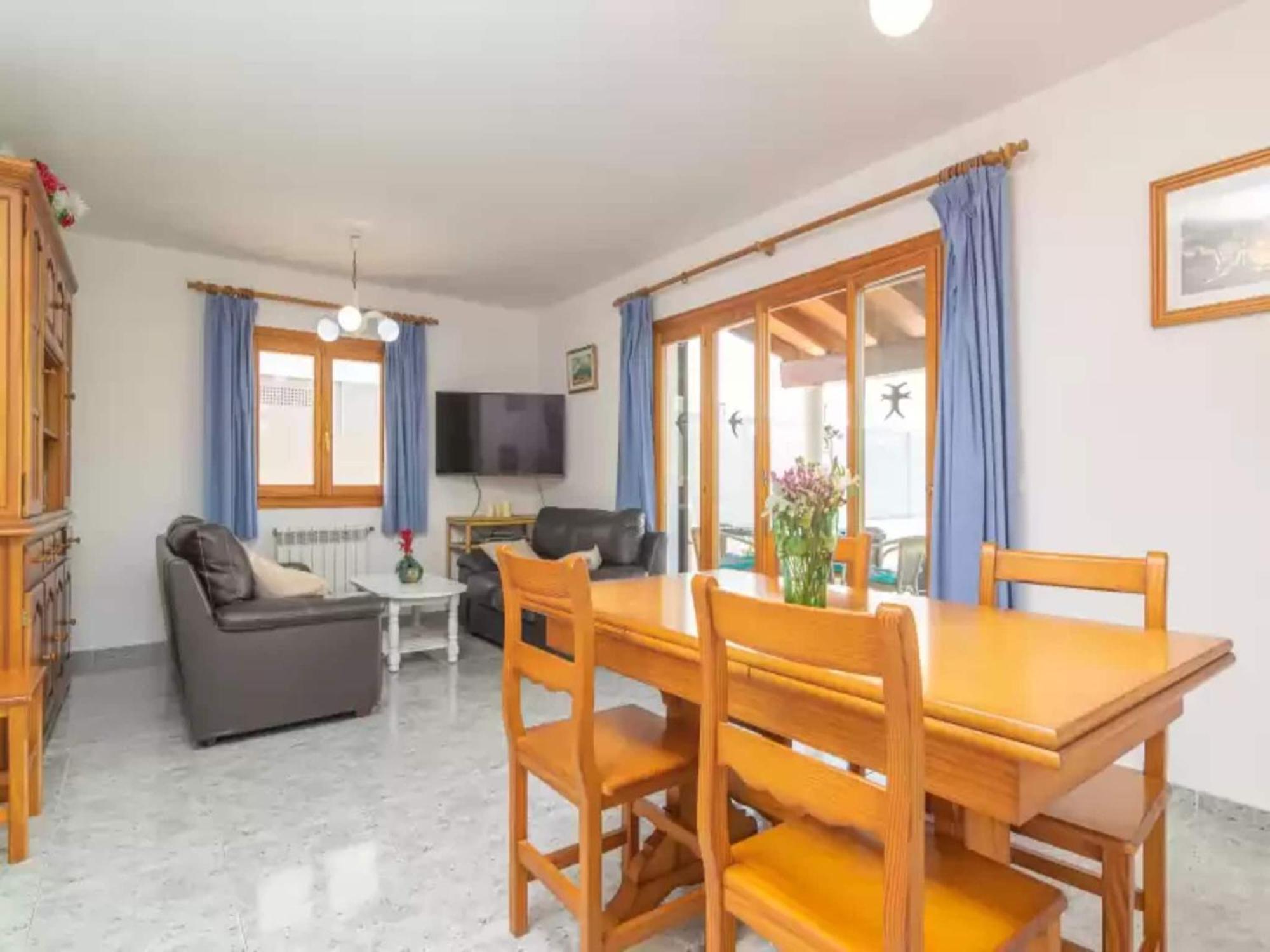 Villa With Private Pool In