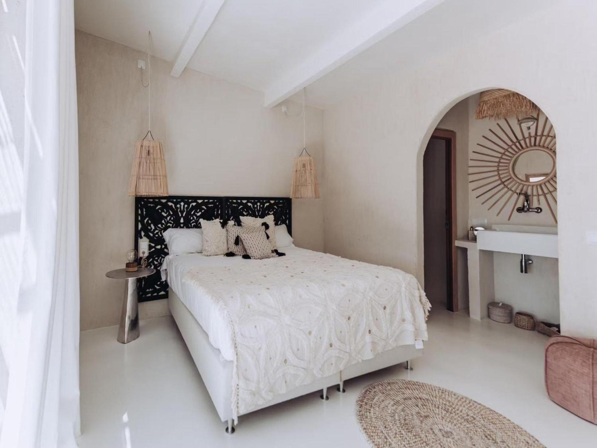 Villa Lavish With Private Pool