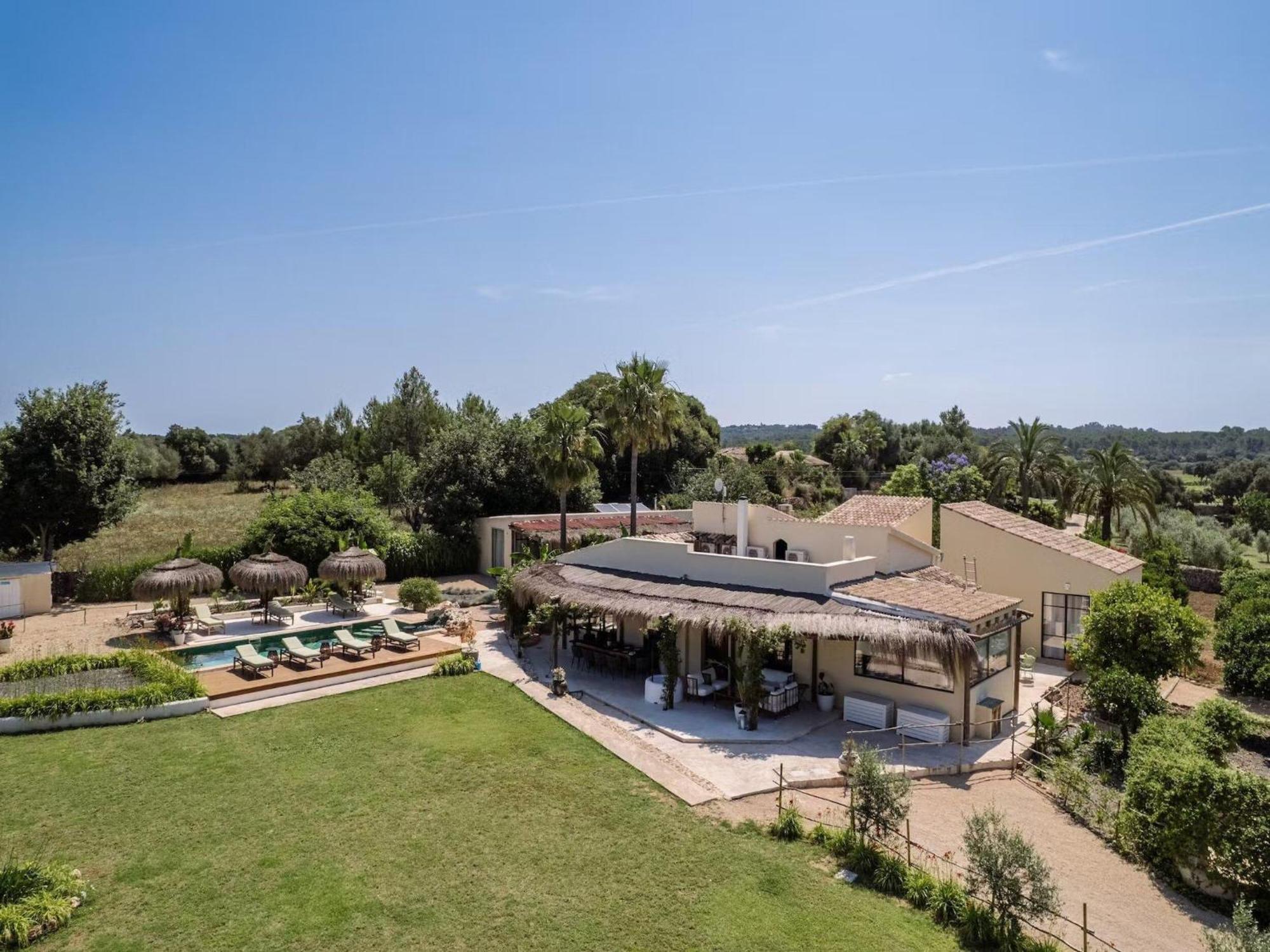 Lavish With Private Pool Llubí