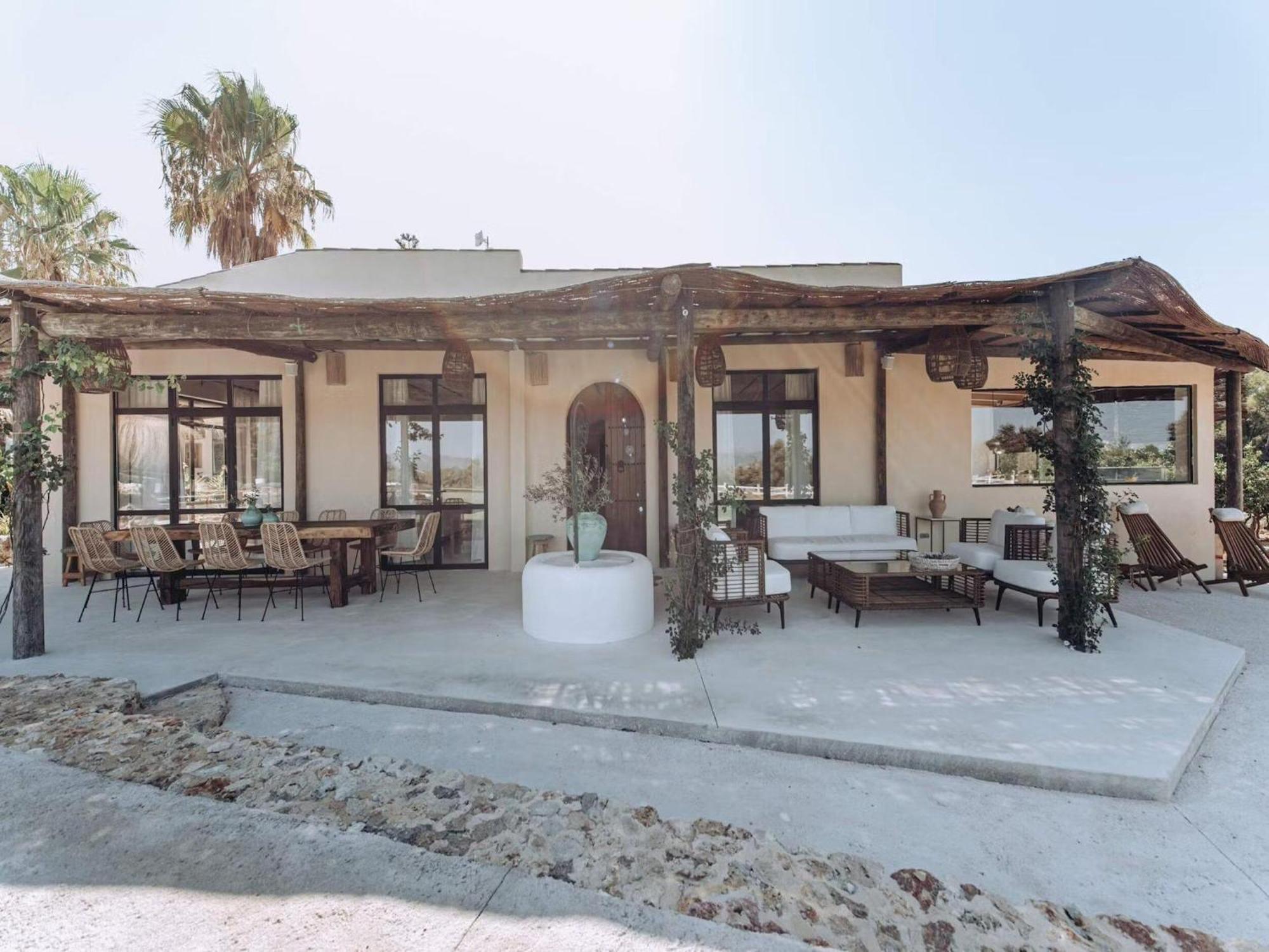 Lavish With Private Pool Villa