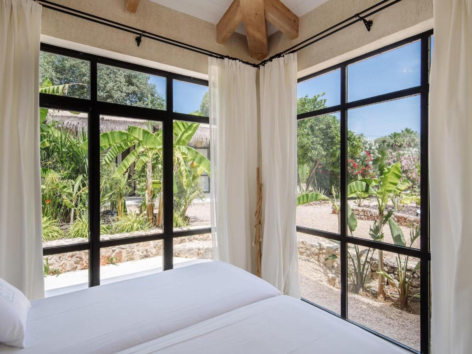 Villa Lavish With Private Pool Llubí