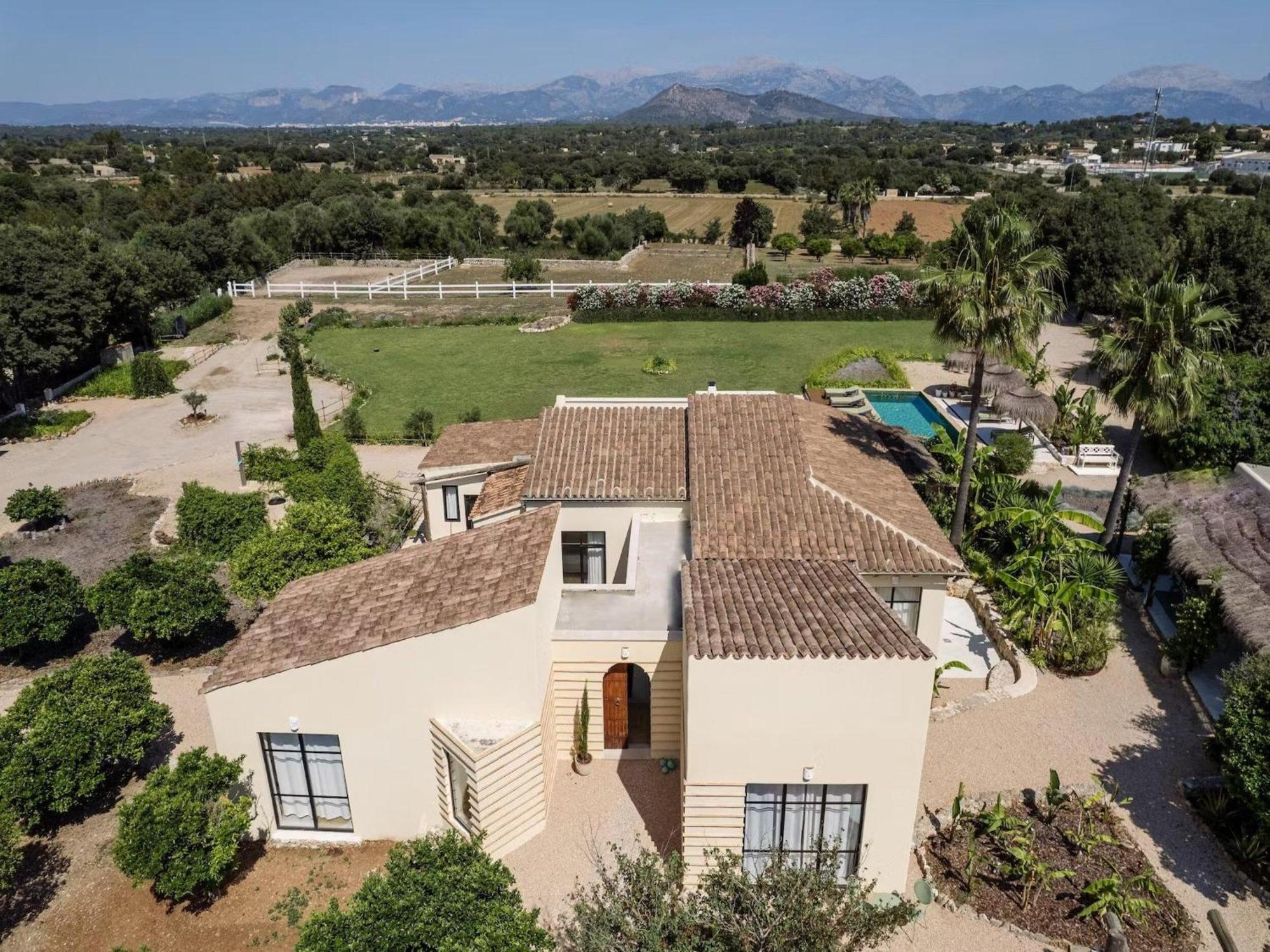 Lavish With Private Pool Villa Llubí