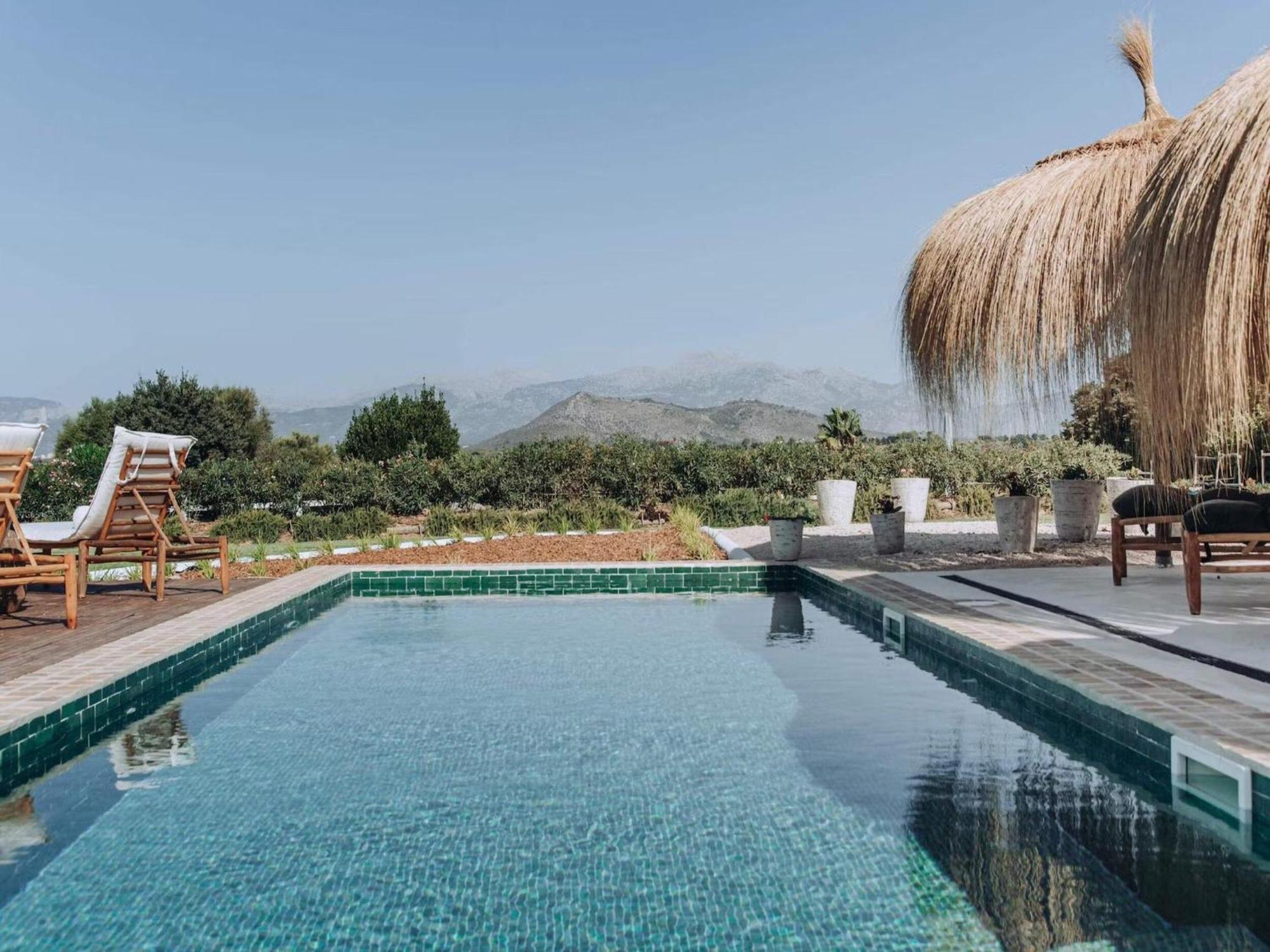 Villa Lavish With Private Pool