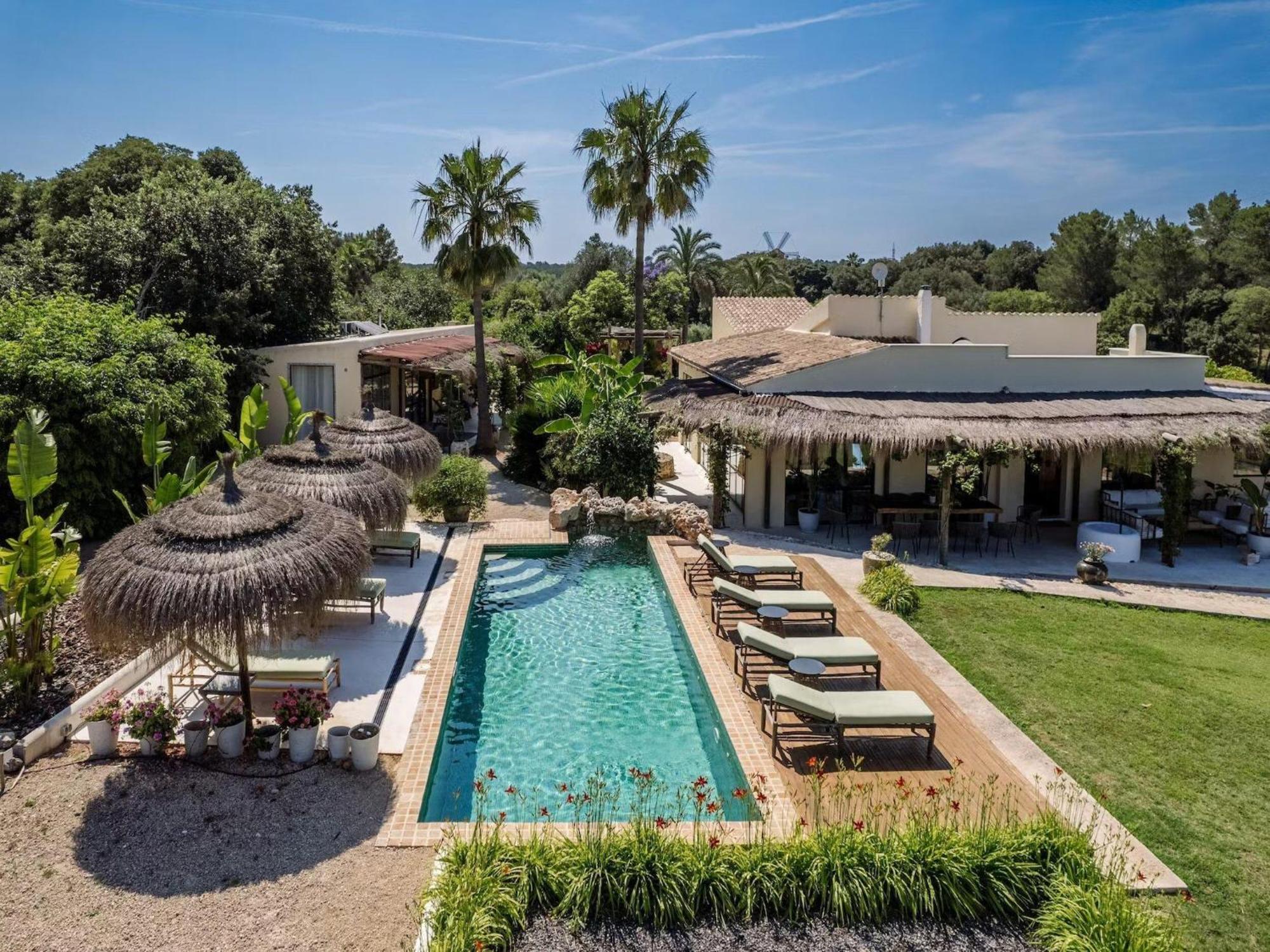 Lavish With Private Pool Villa