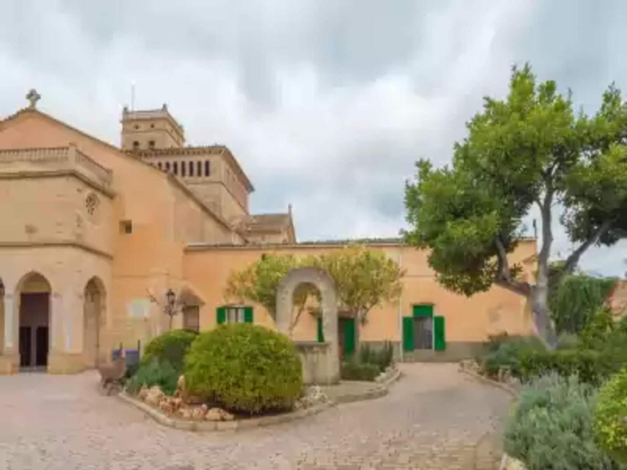 Villa Garriga D'alcudiola - With Private Pool Santa Margalida