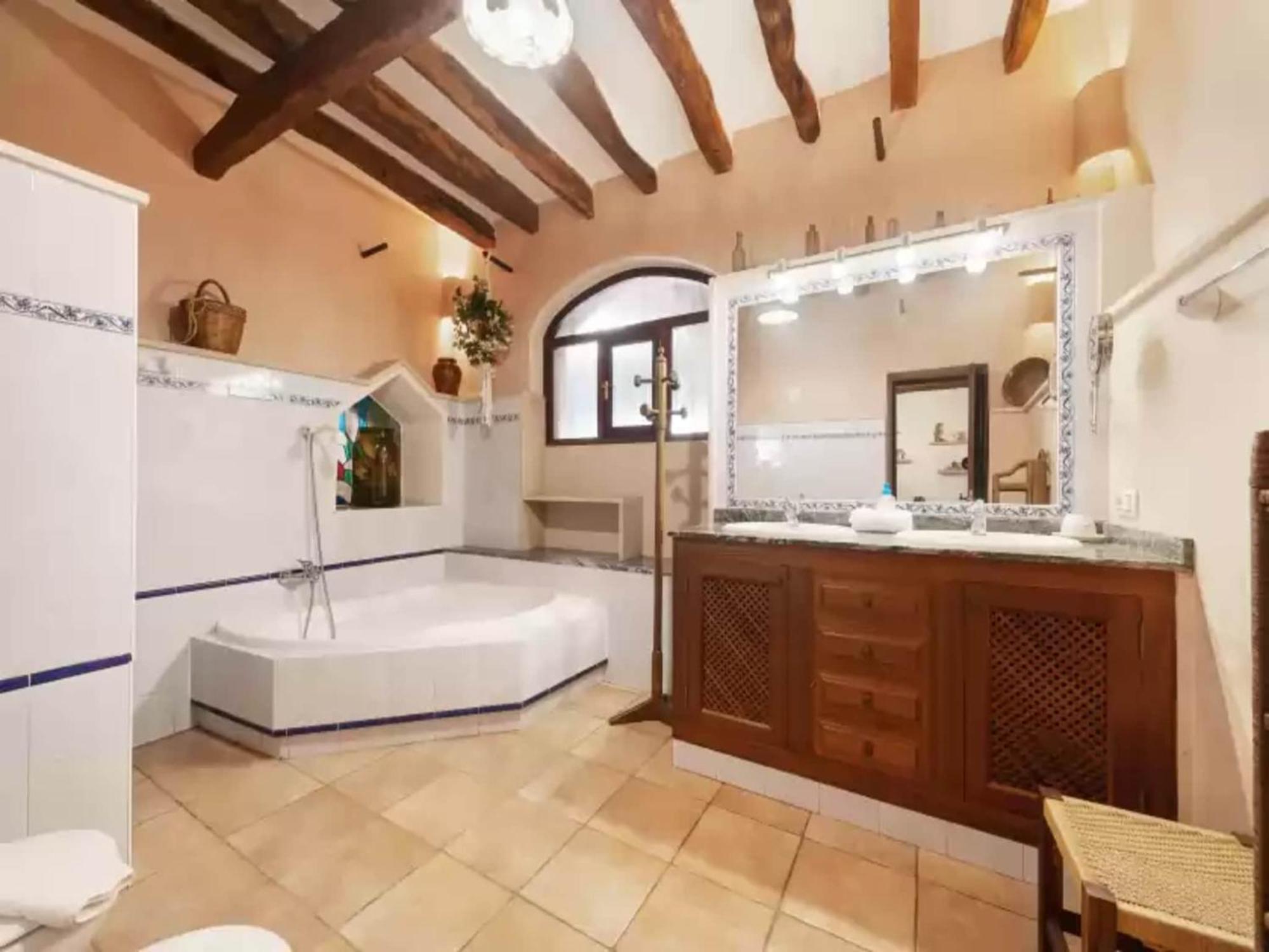 With Private Pool In Felanitx Vilafranca De Bonany