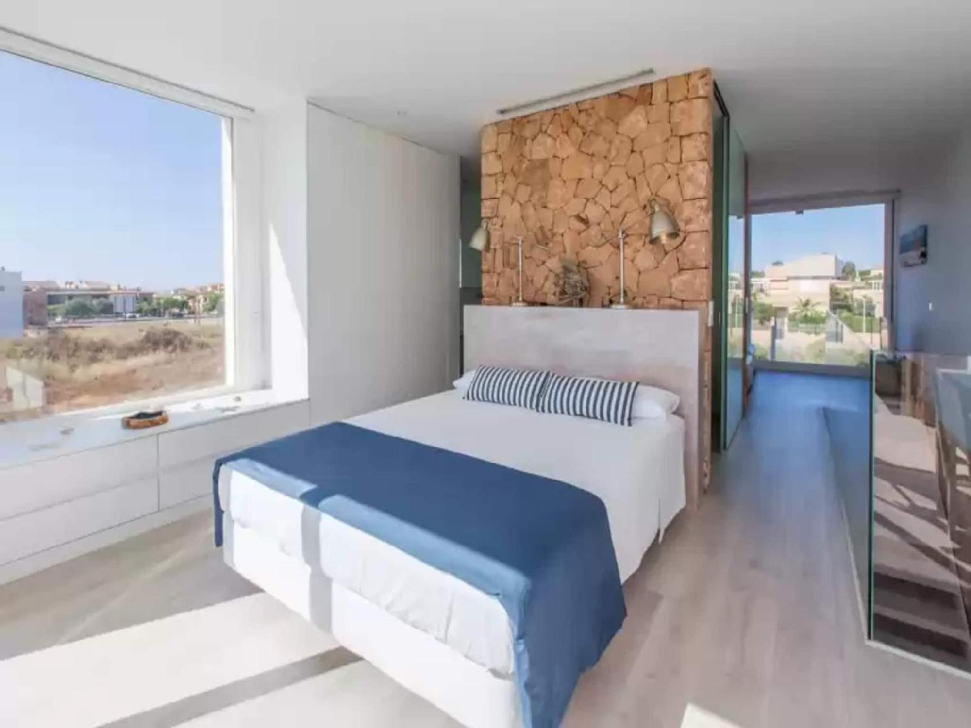 Coastal With Modern Space Sa Ràpita