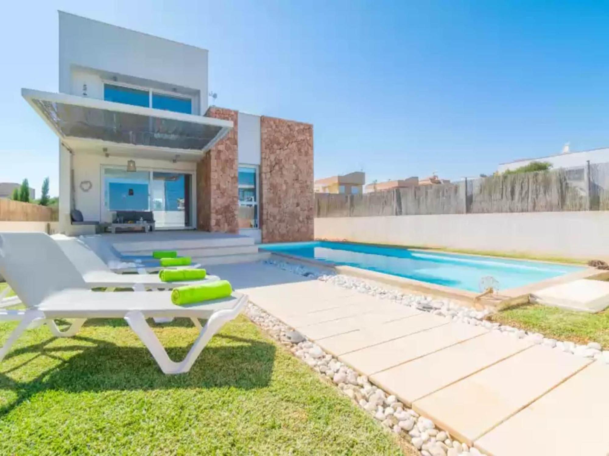 Coastal With Modern Space Villa *