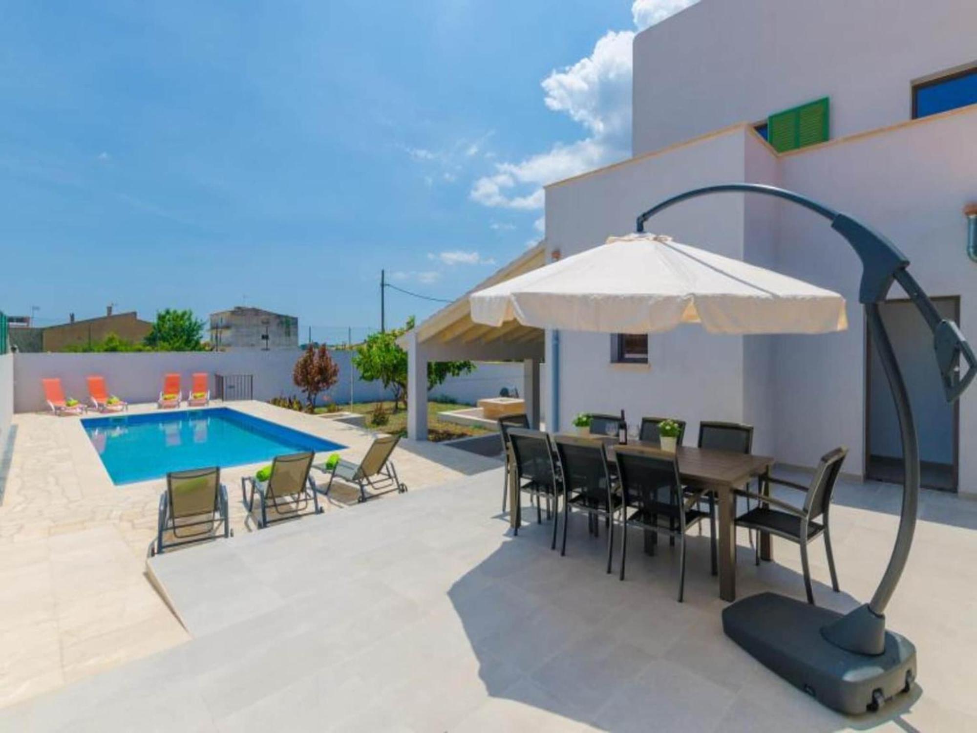 Villa With Private Pool *