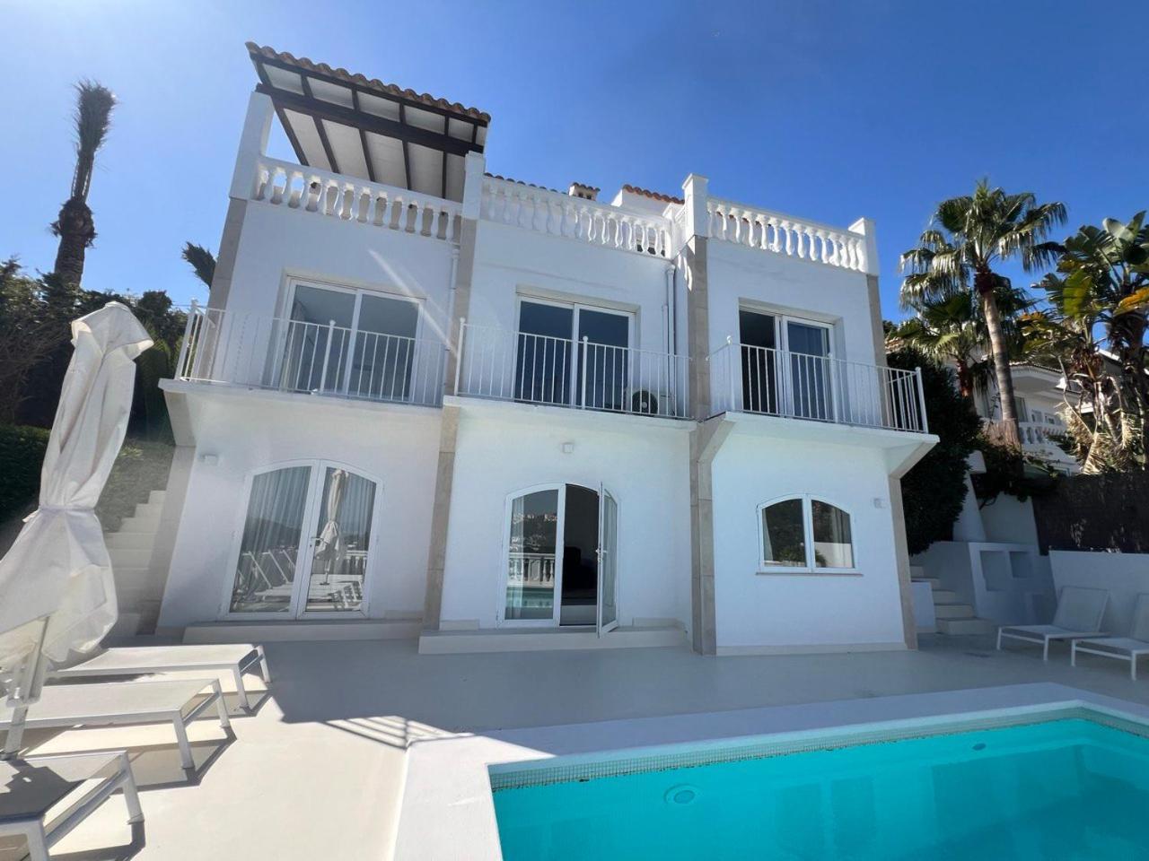 Deluxe With Seaview In Portals Villa *