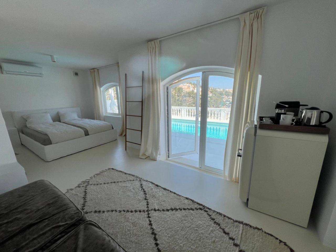 Deluxe With Seaview In Portals Villa *