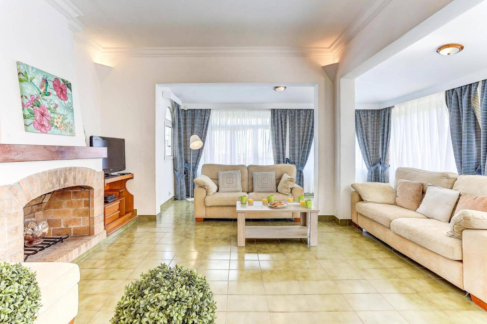 Villa Delfin By *