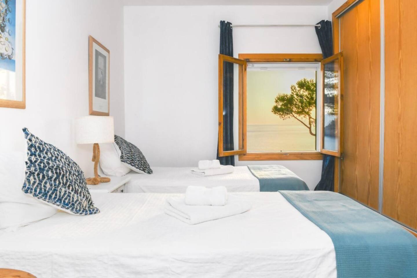 En Primera Línea De Mar Con Amplia Terraza *
