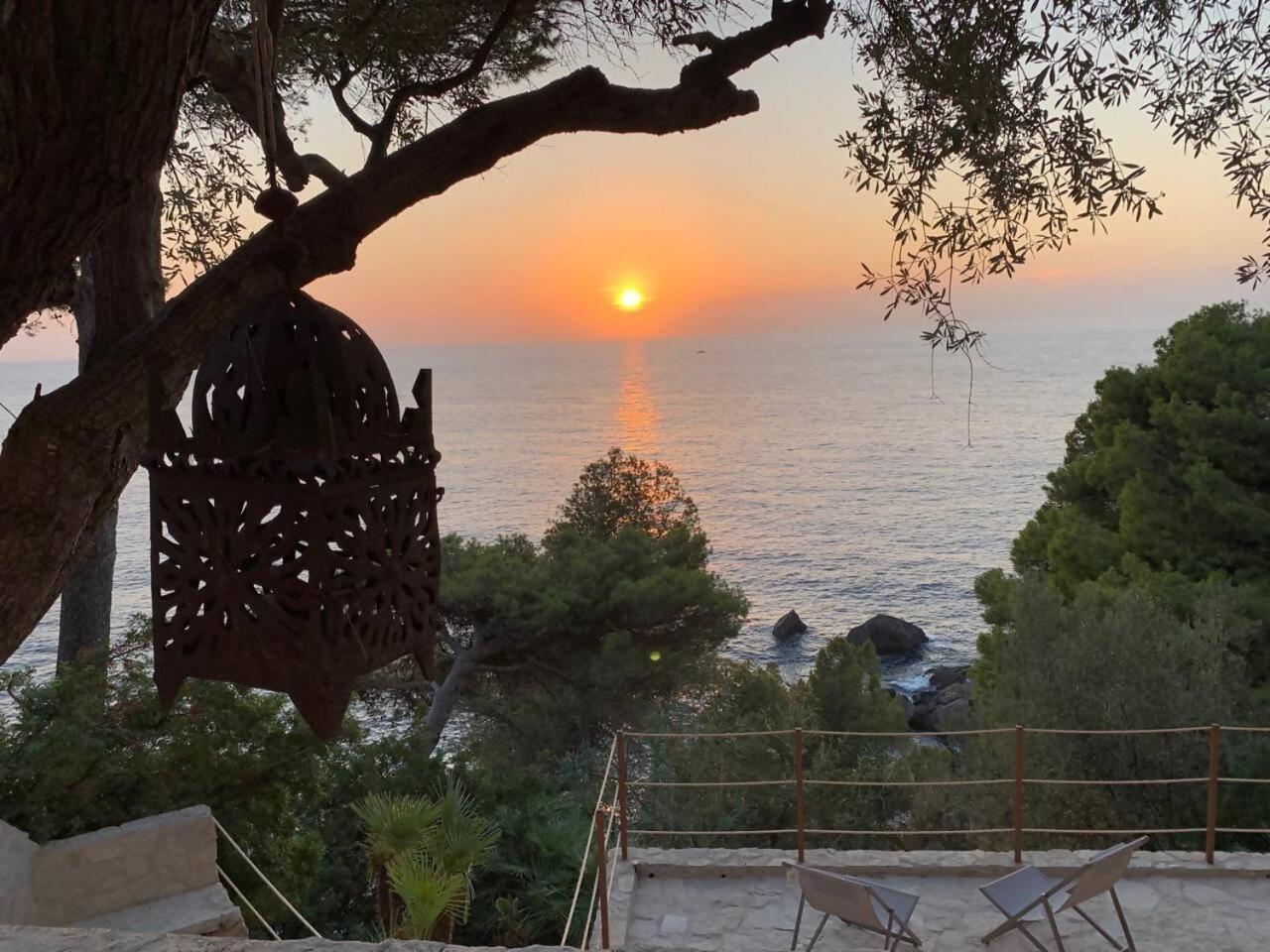 Villa En Primera Línea De Mar Con Amplia Terraza