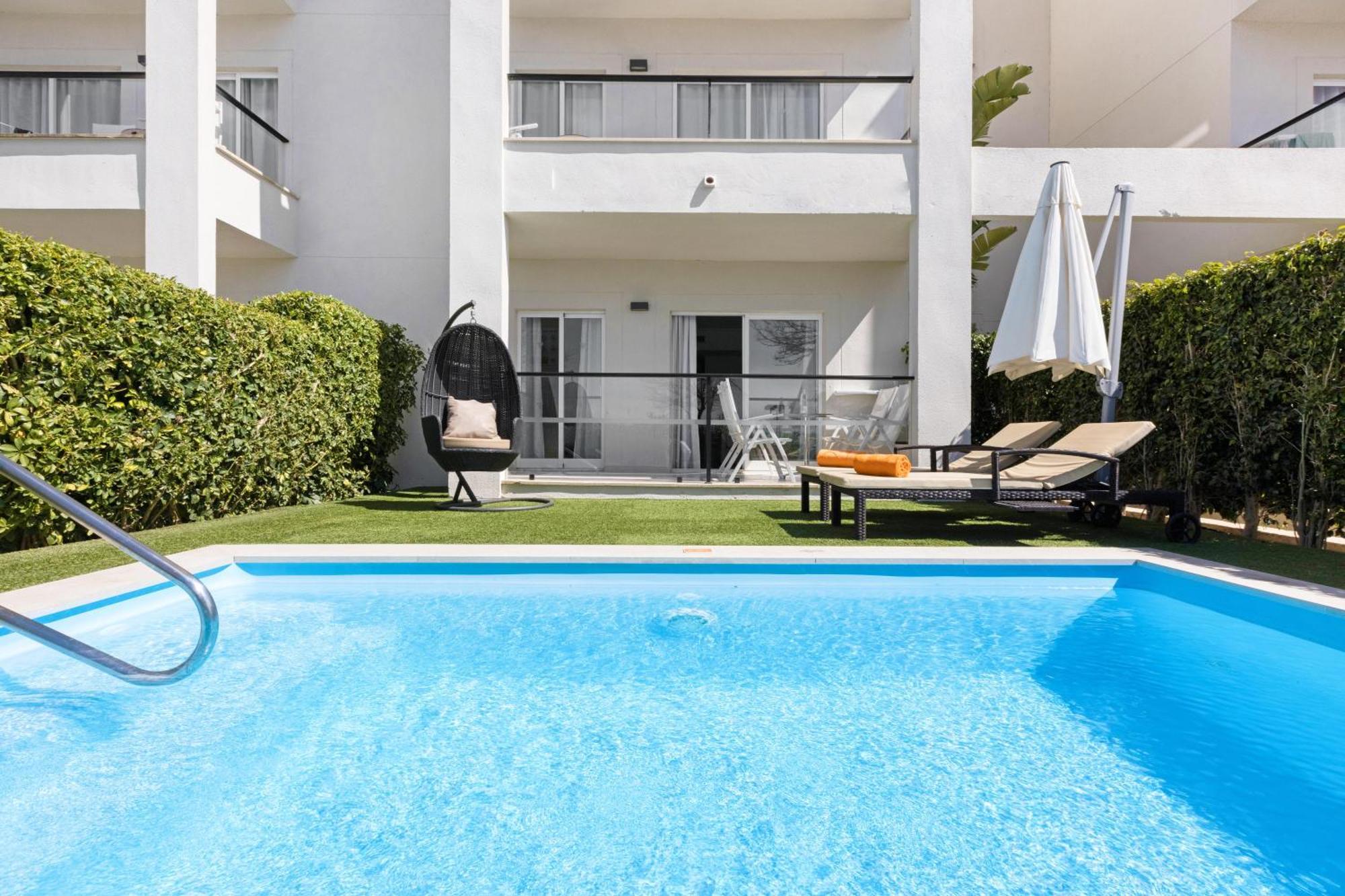 Apartahotel Viva Blue & 4*