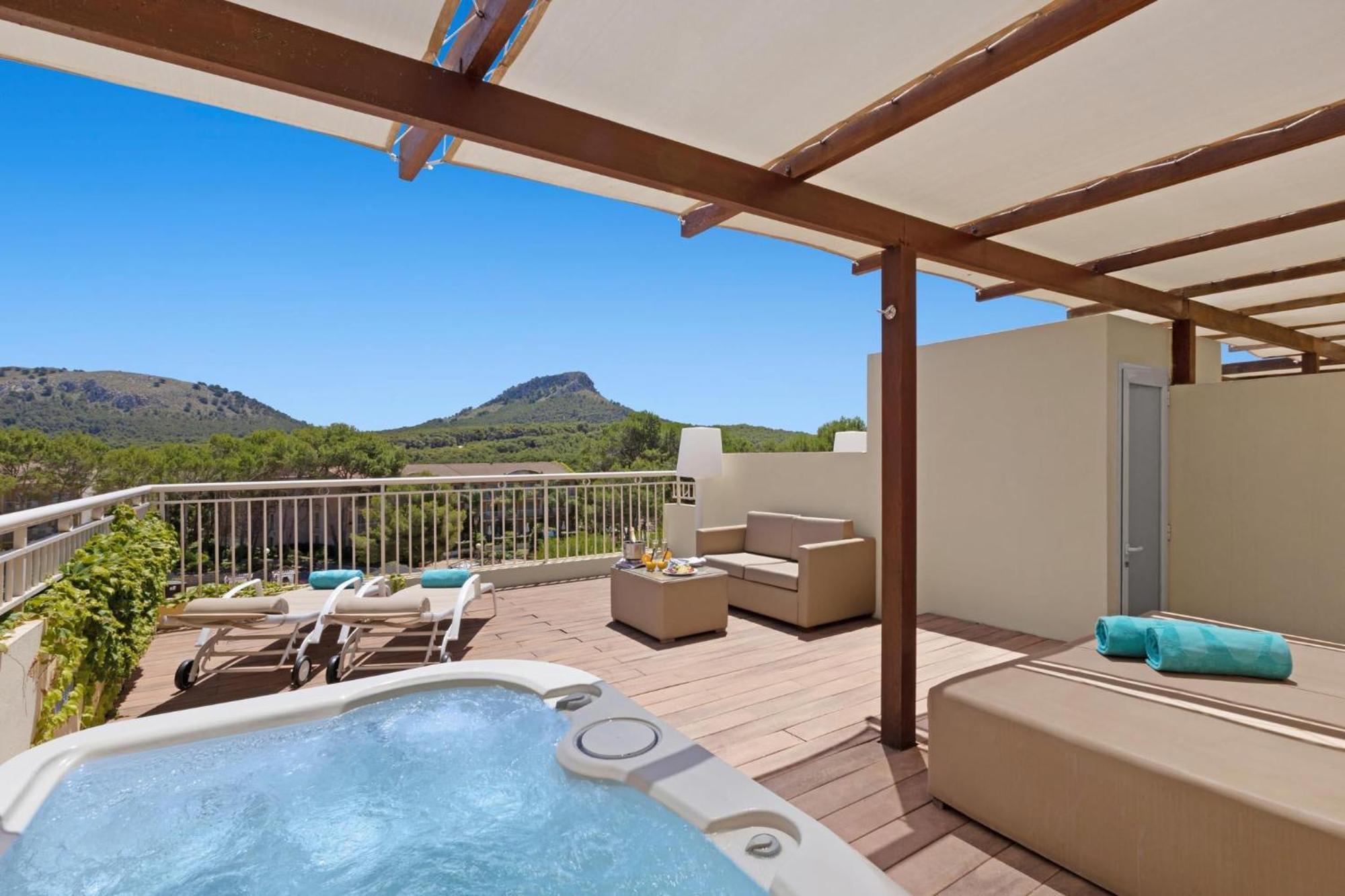 Viva Cala Mesquida & Adults Only 16 Hotel 4*
