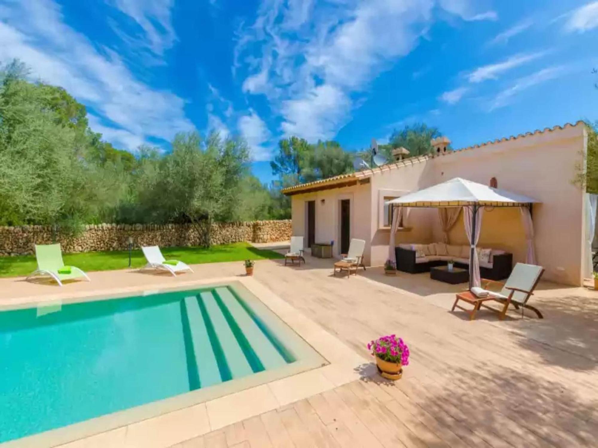 With Private Pool In *