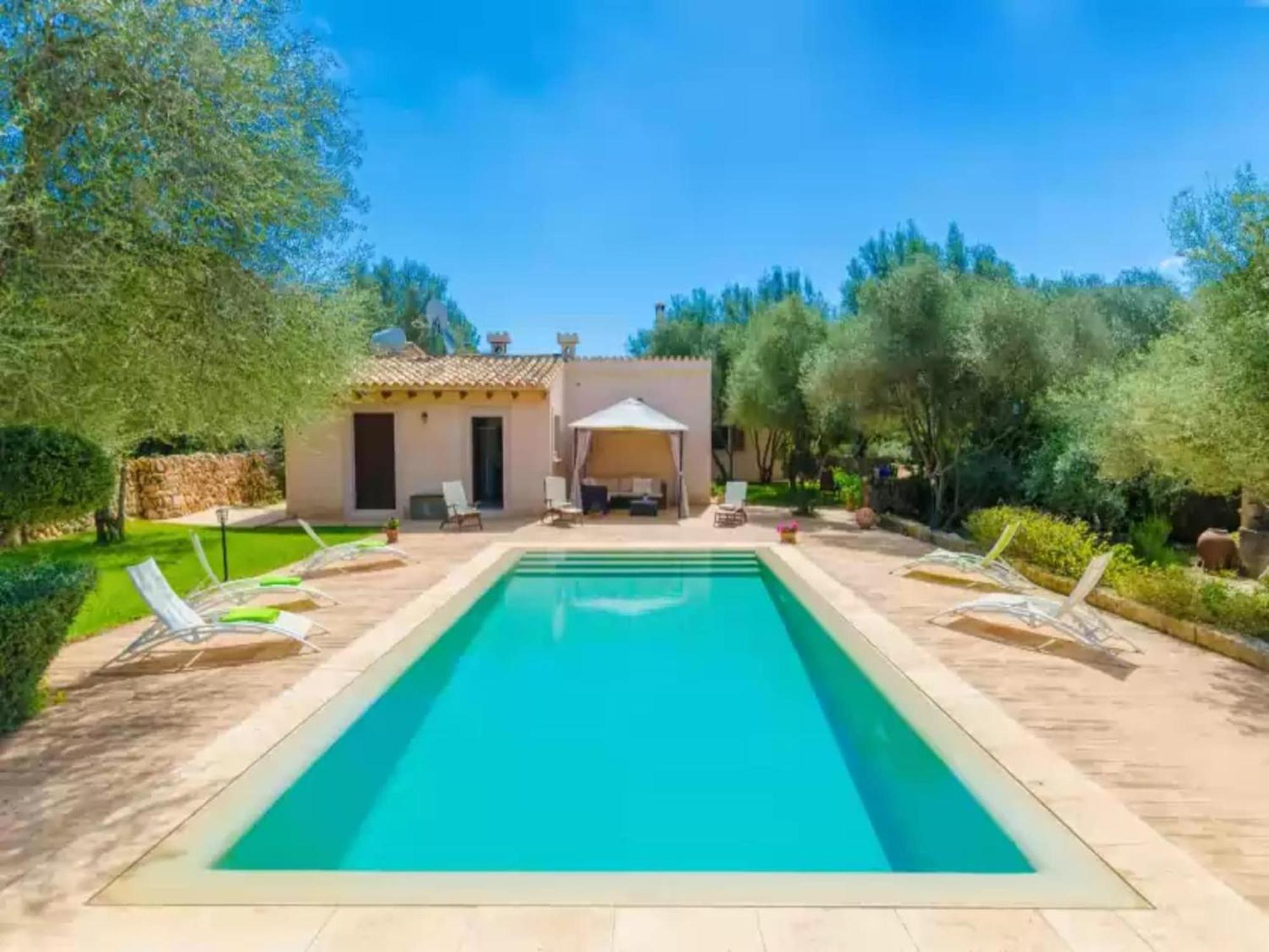Villa With Private Pool In *
